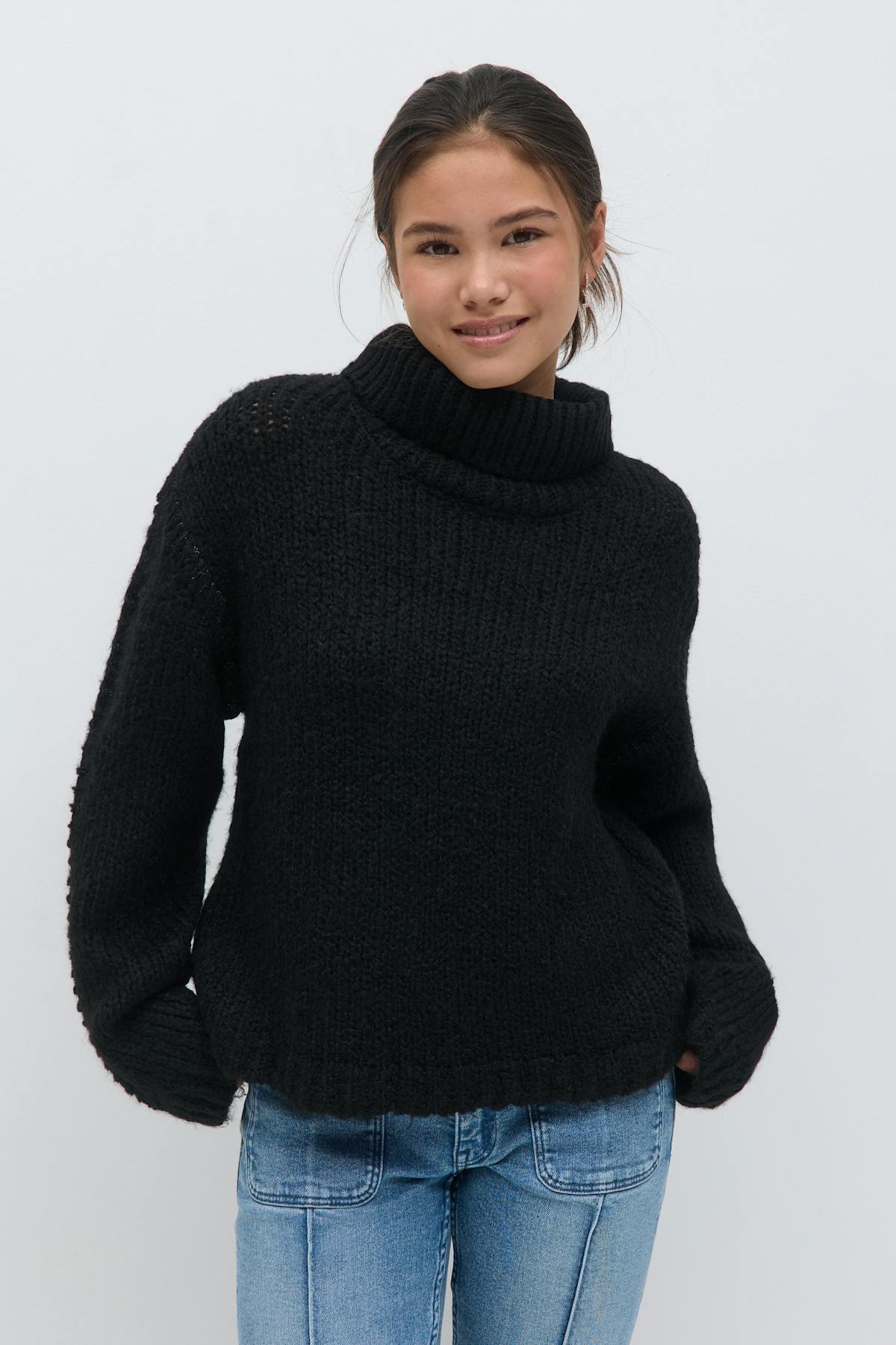 Y stitch sweater