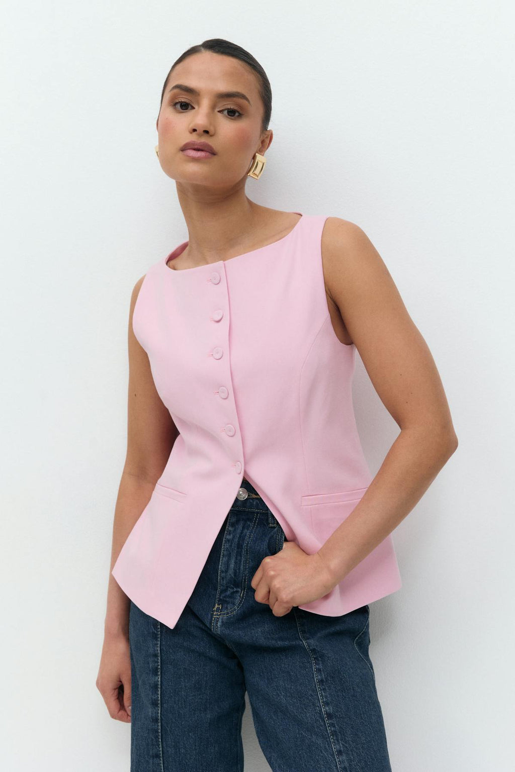 Tailored boatneck vest