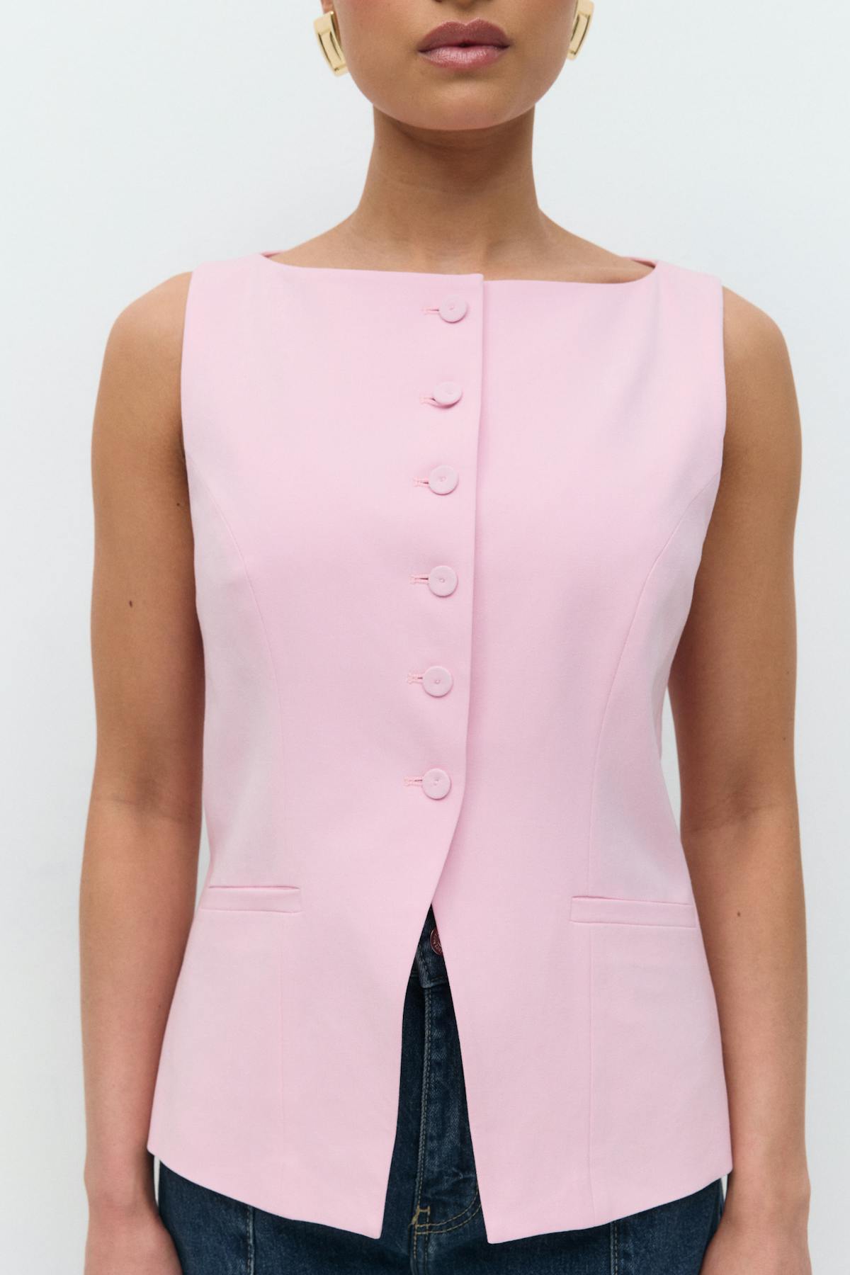 Tailored boatneck vest