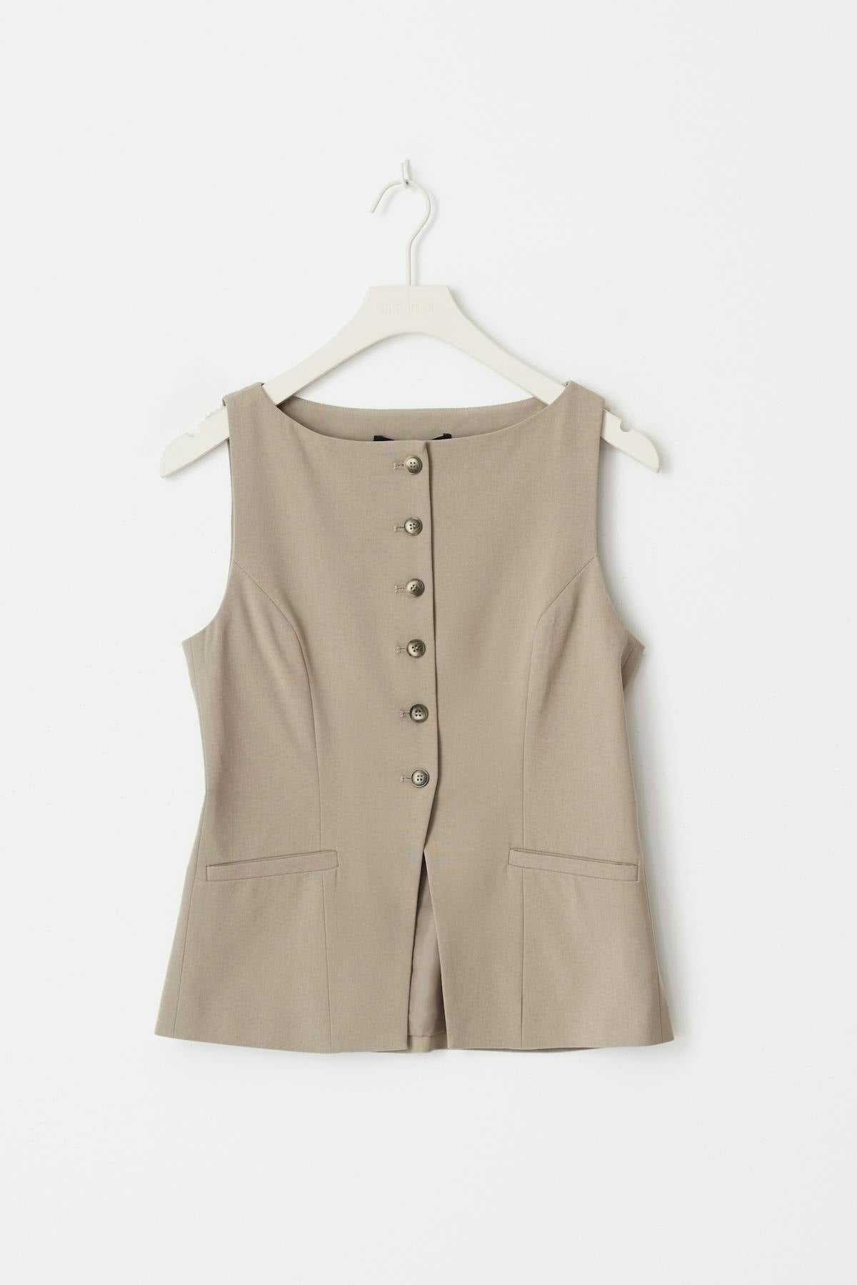 Tailored boatneck vest