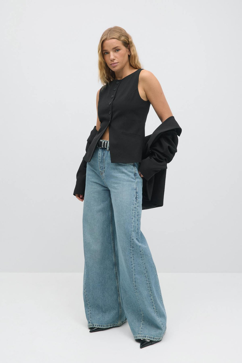 Tailored boatneck vest