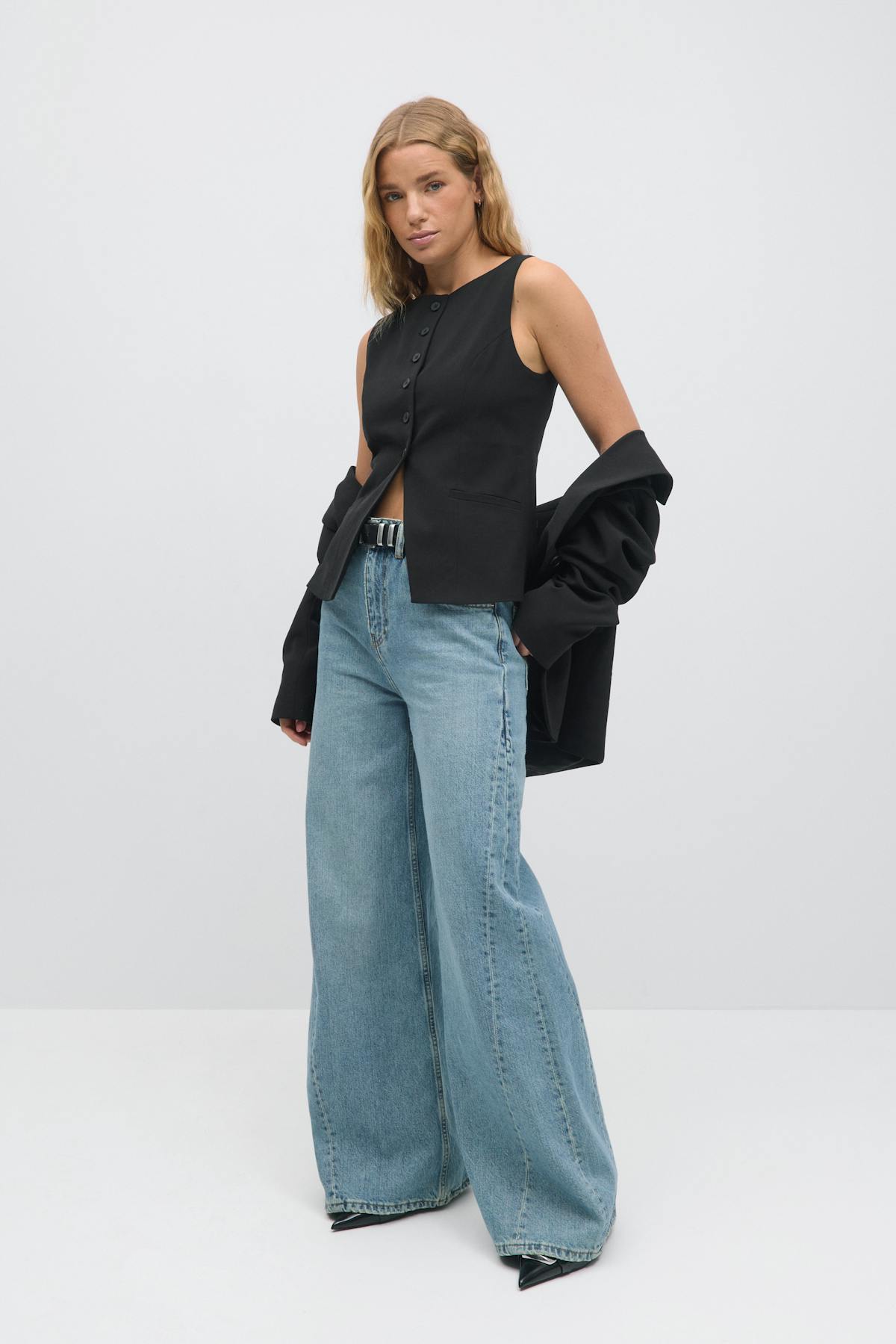 Tailored boatneck vest