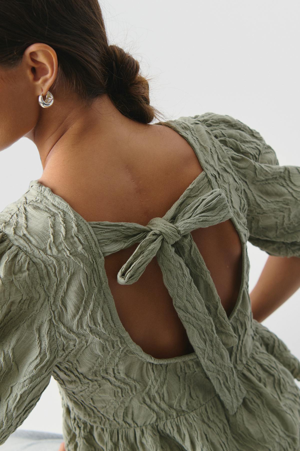 Tie top