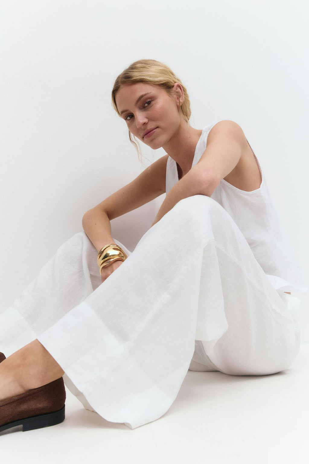 Wide linen trousers