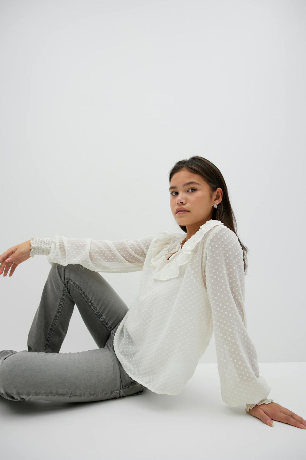 Y flounce blouse