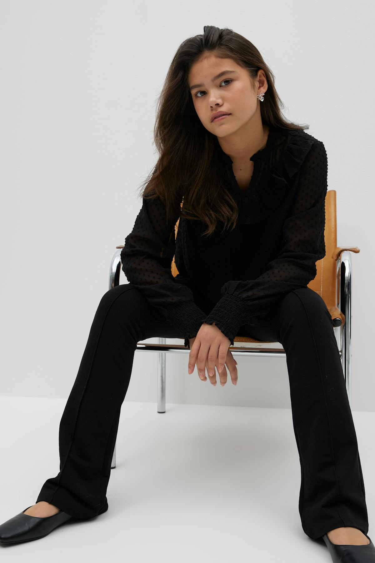 Y flounce blouse