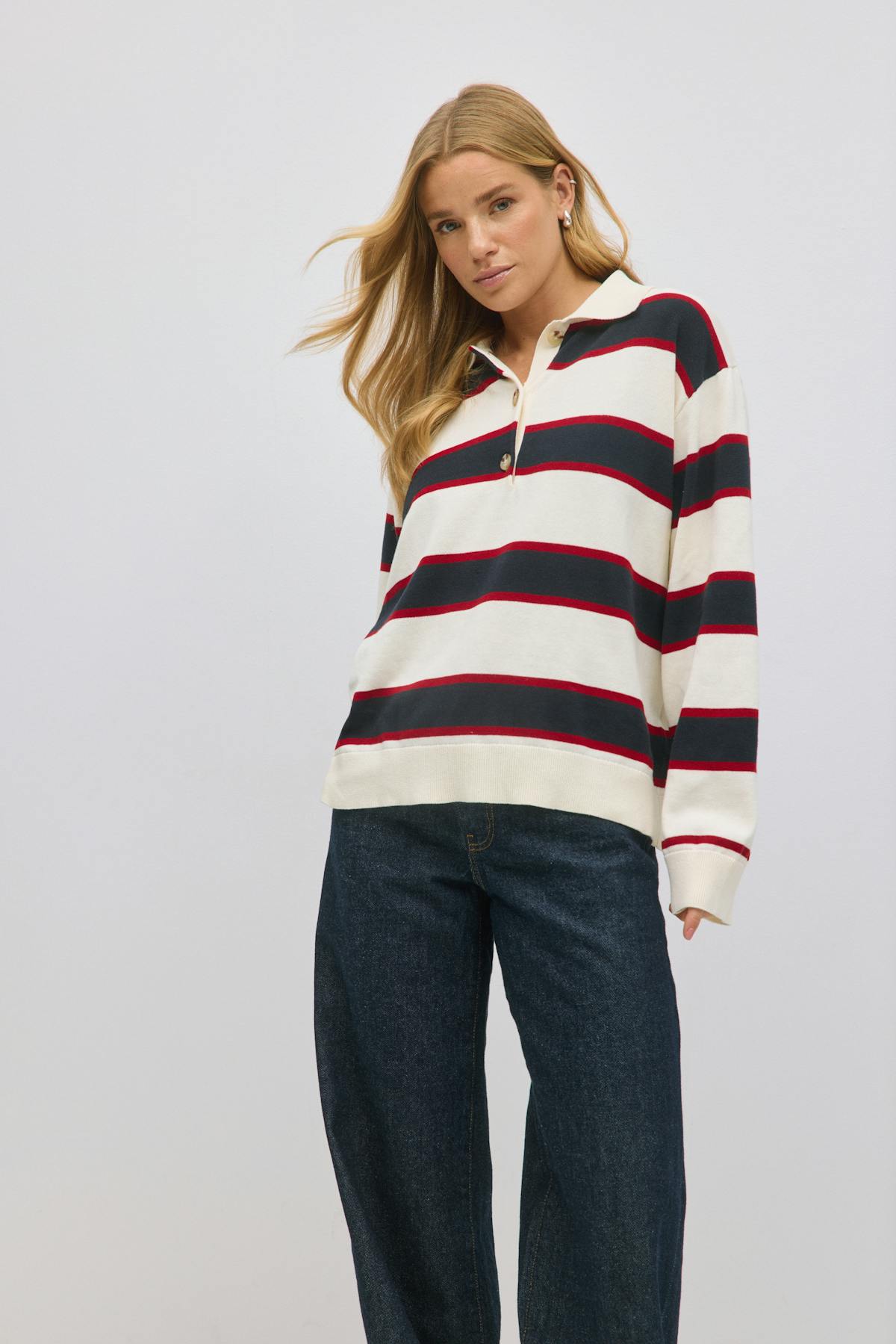 Knitted collar sweater