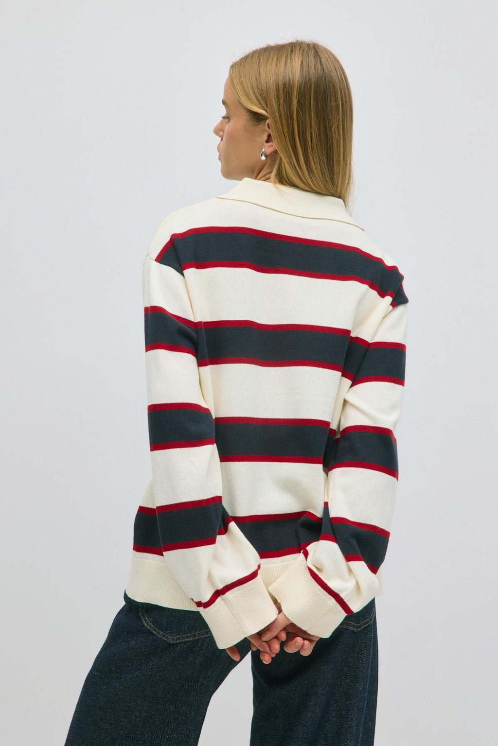 Knitted collar sweater