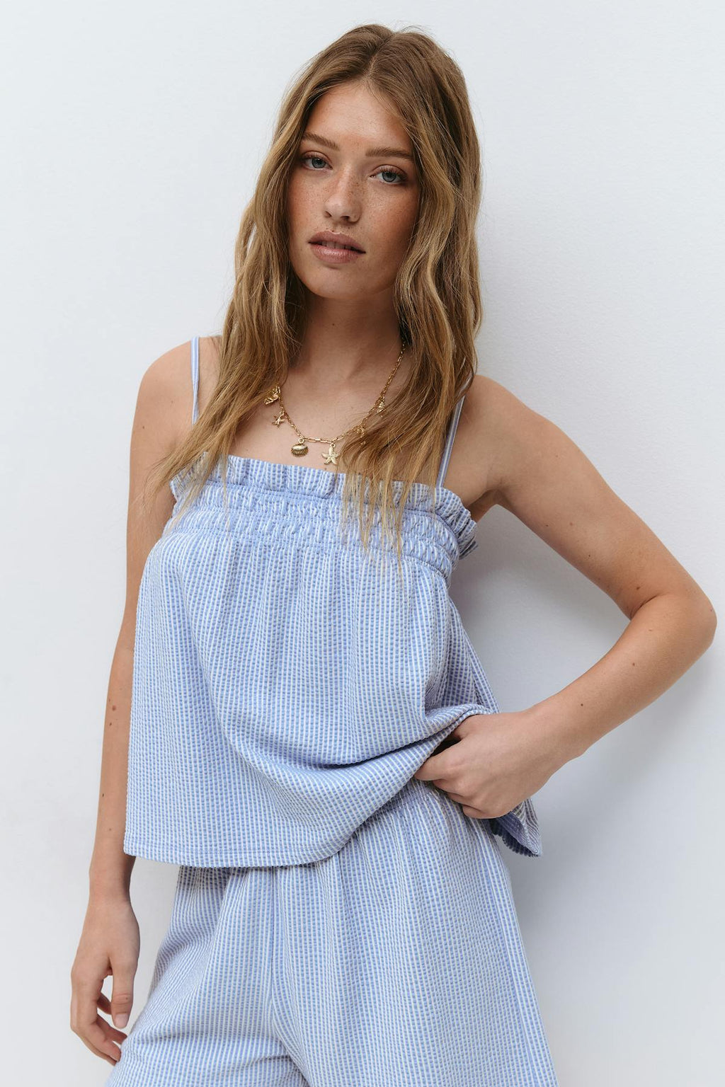 Textured smock singlet