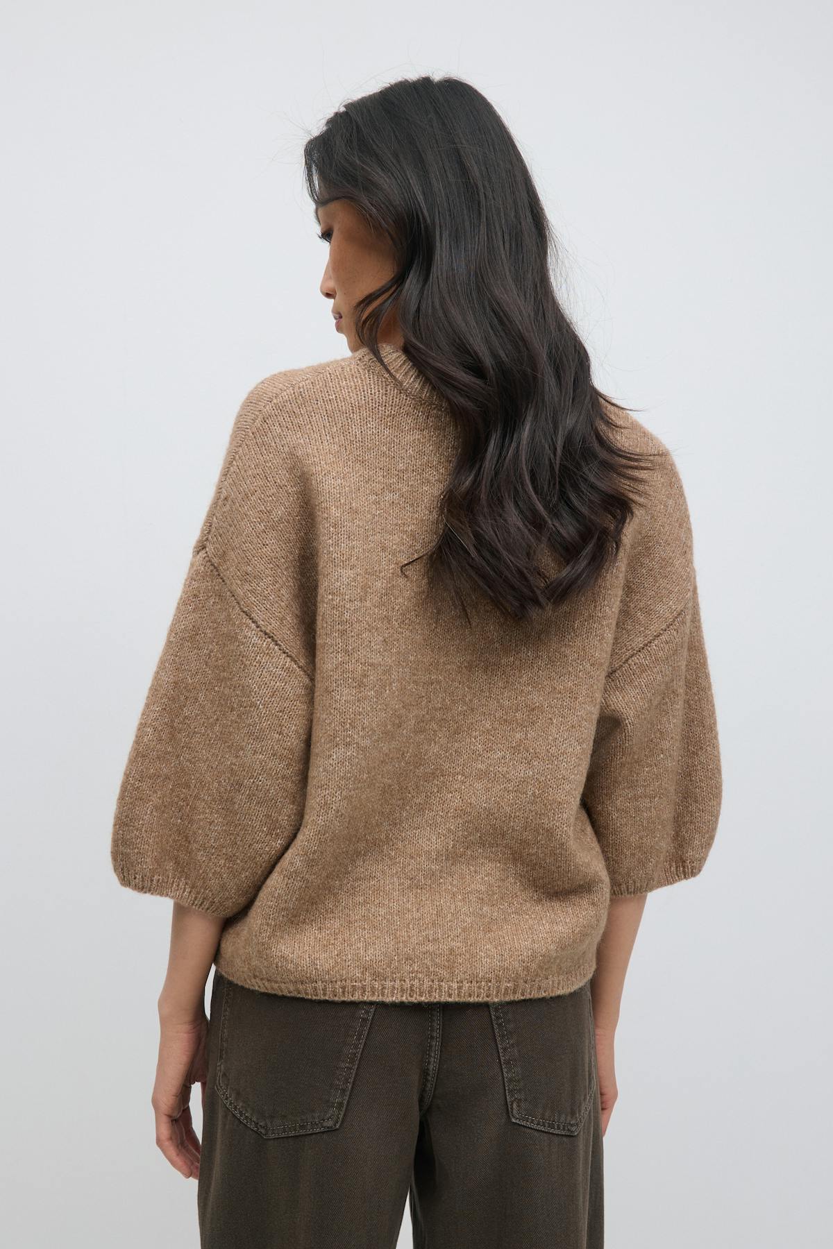 Knitted short sleeve top