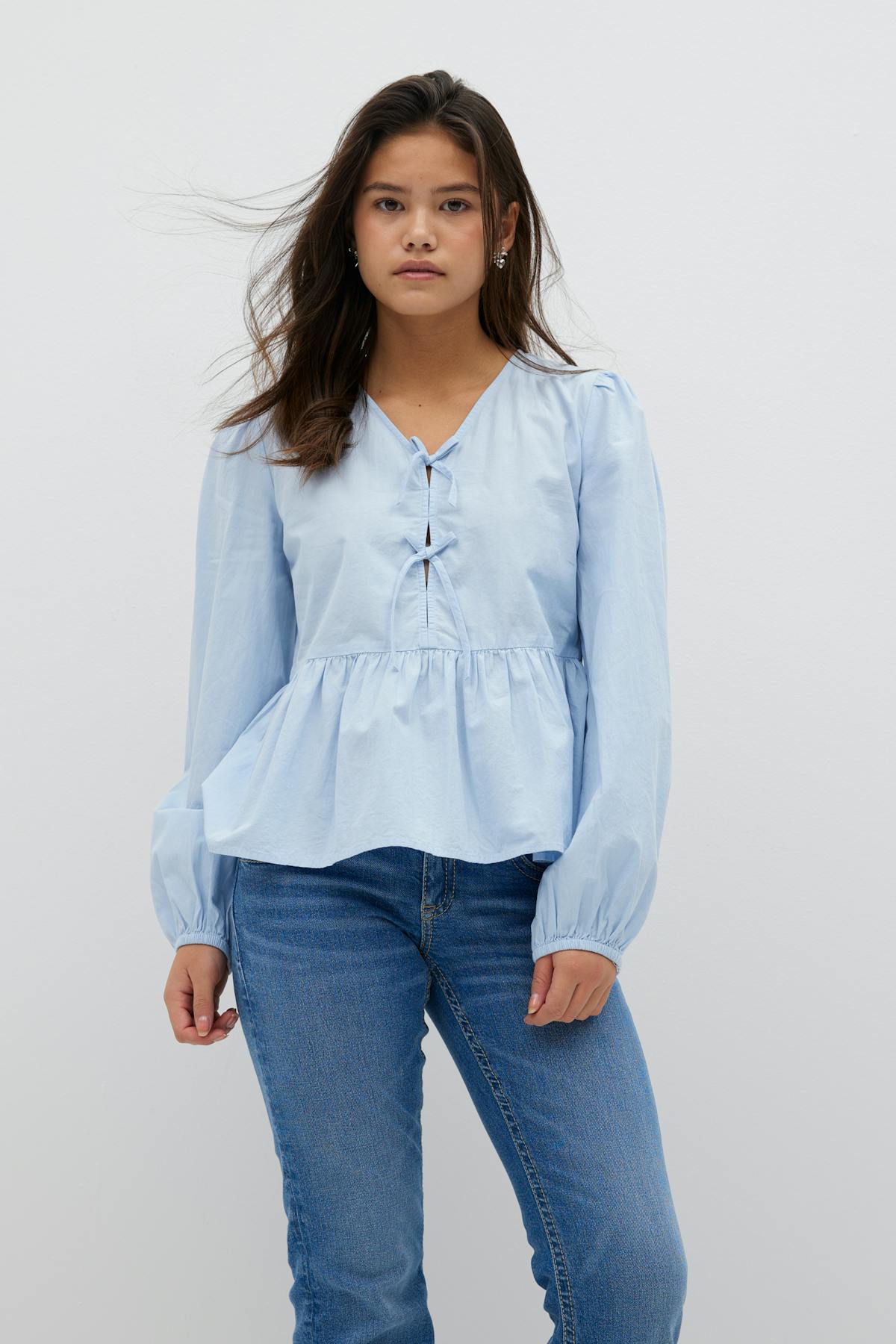Y puff sleeve blouse