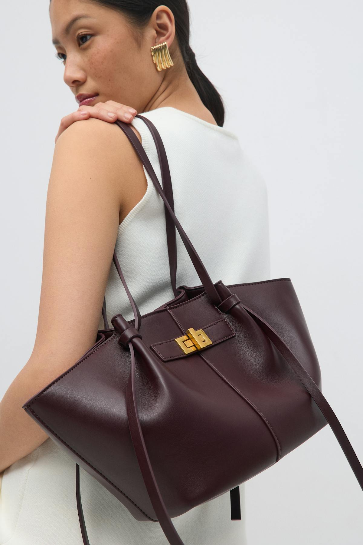 Midi long strap bag