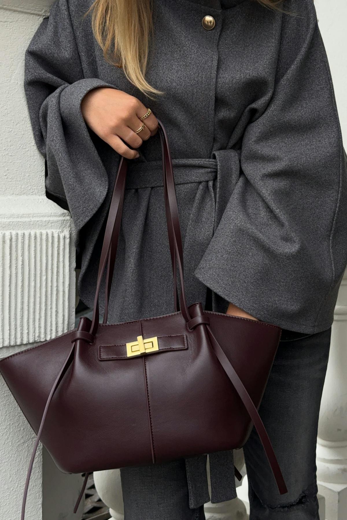 Midi long strap bag