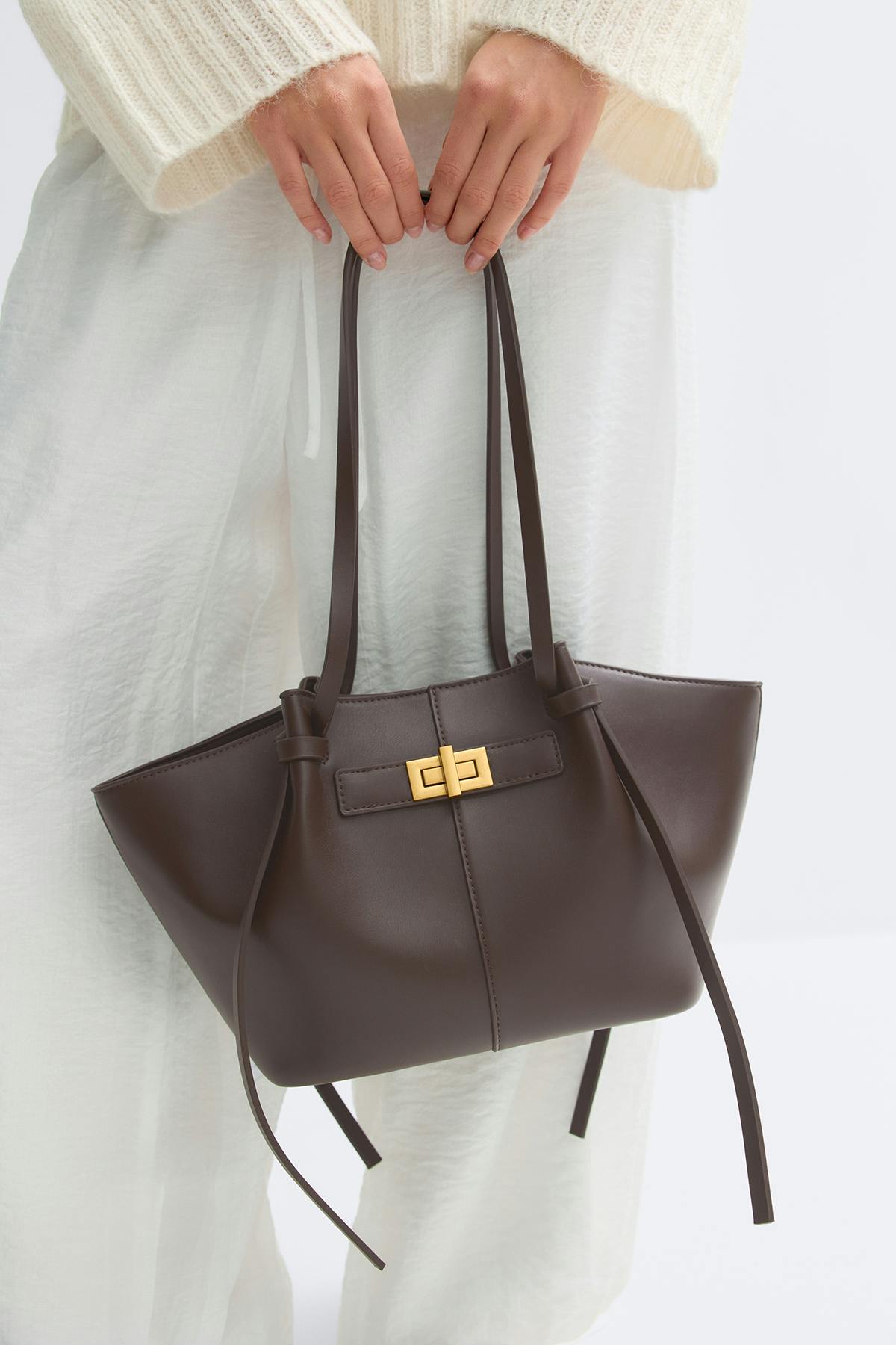 Midi long strap bag