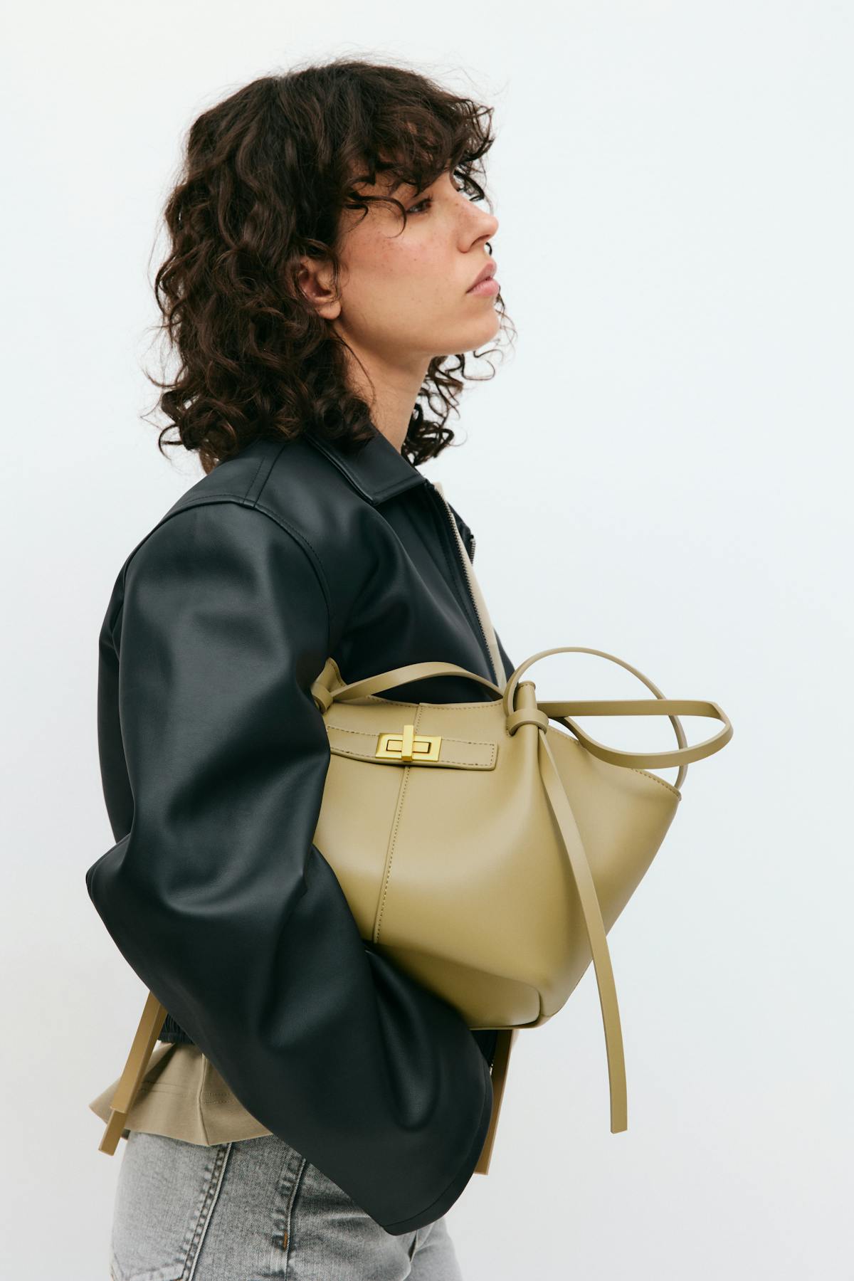 Midi long strap bag