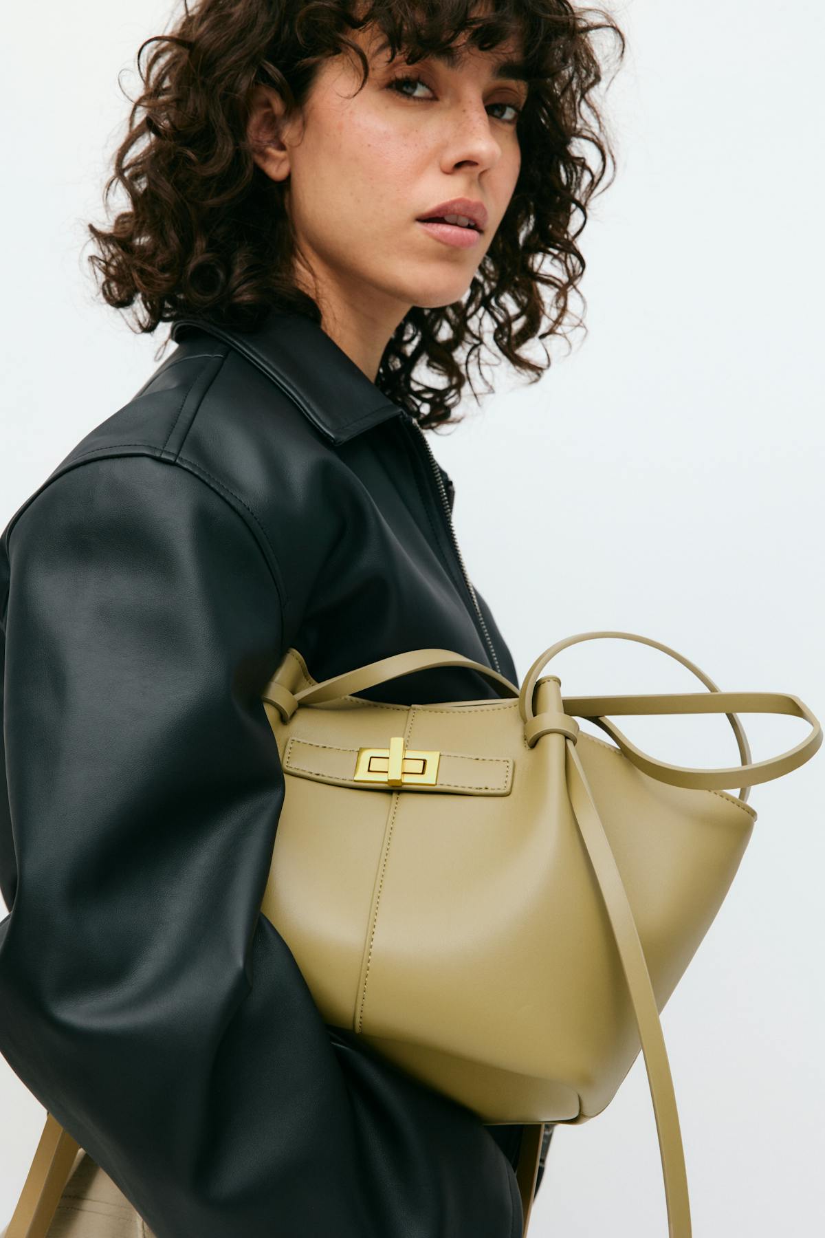 Midi long strap bag