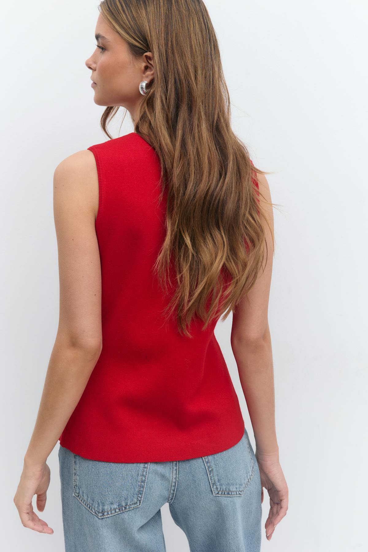 Knitted button vest