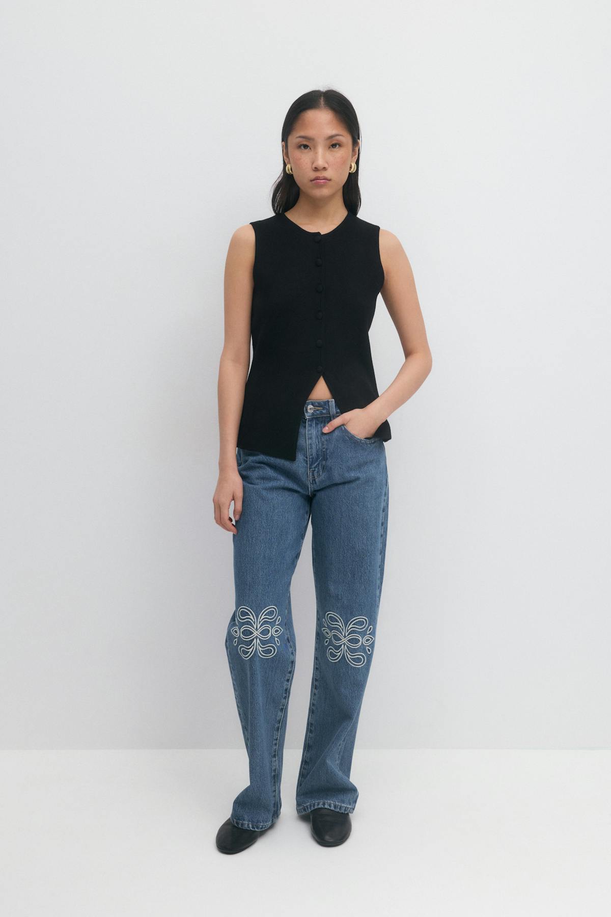 Knitted button vest