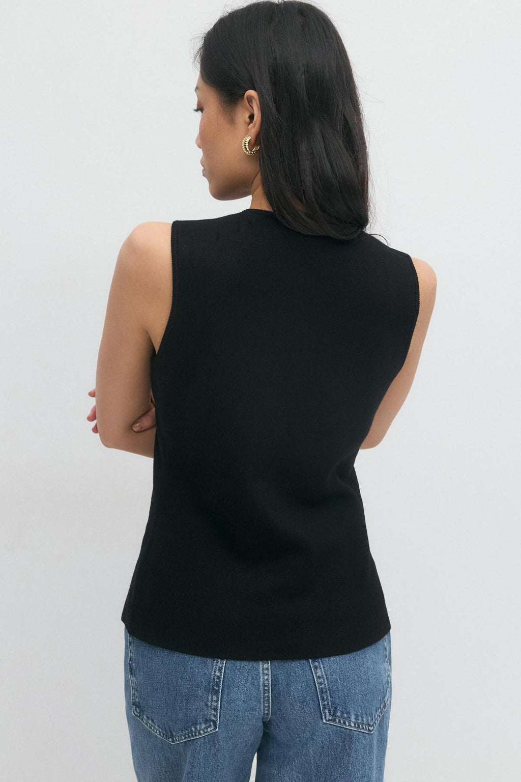 Knitted button vest
