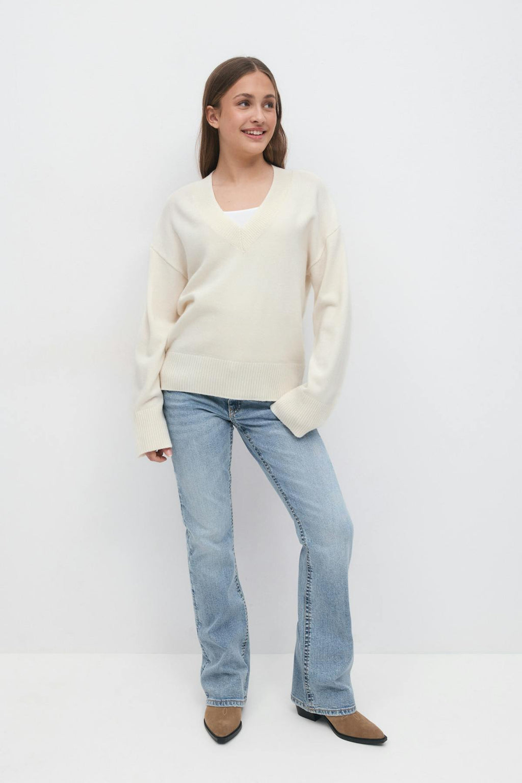 Y knit v-neck sweater