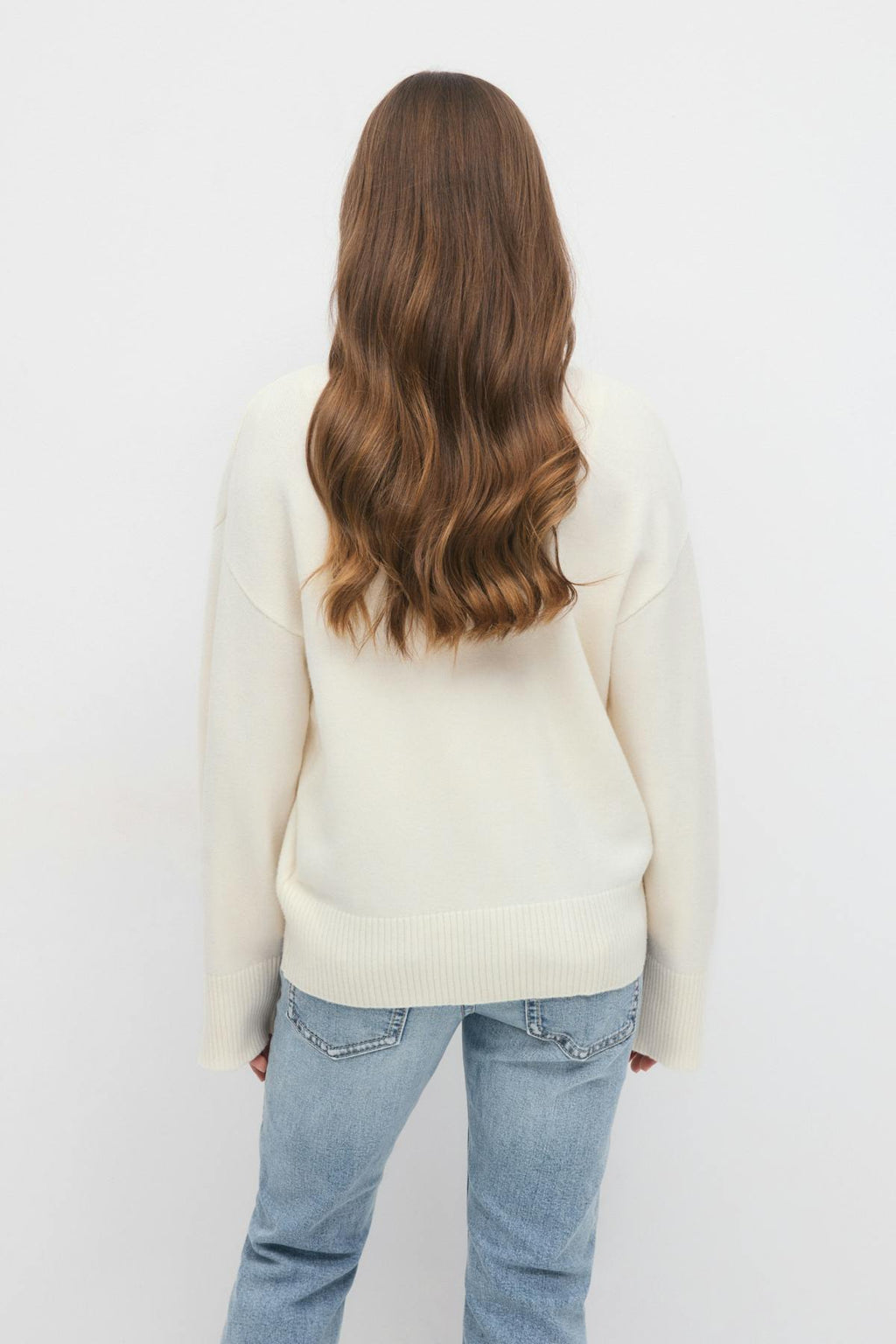 Y knit v-neck sweater