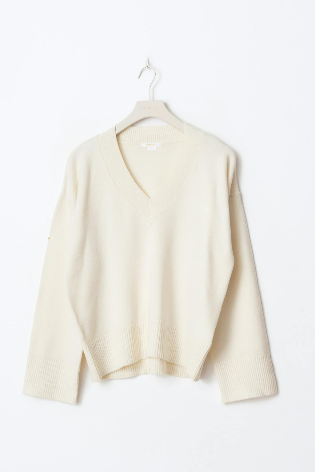 Y knit v-neck sweater