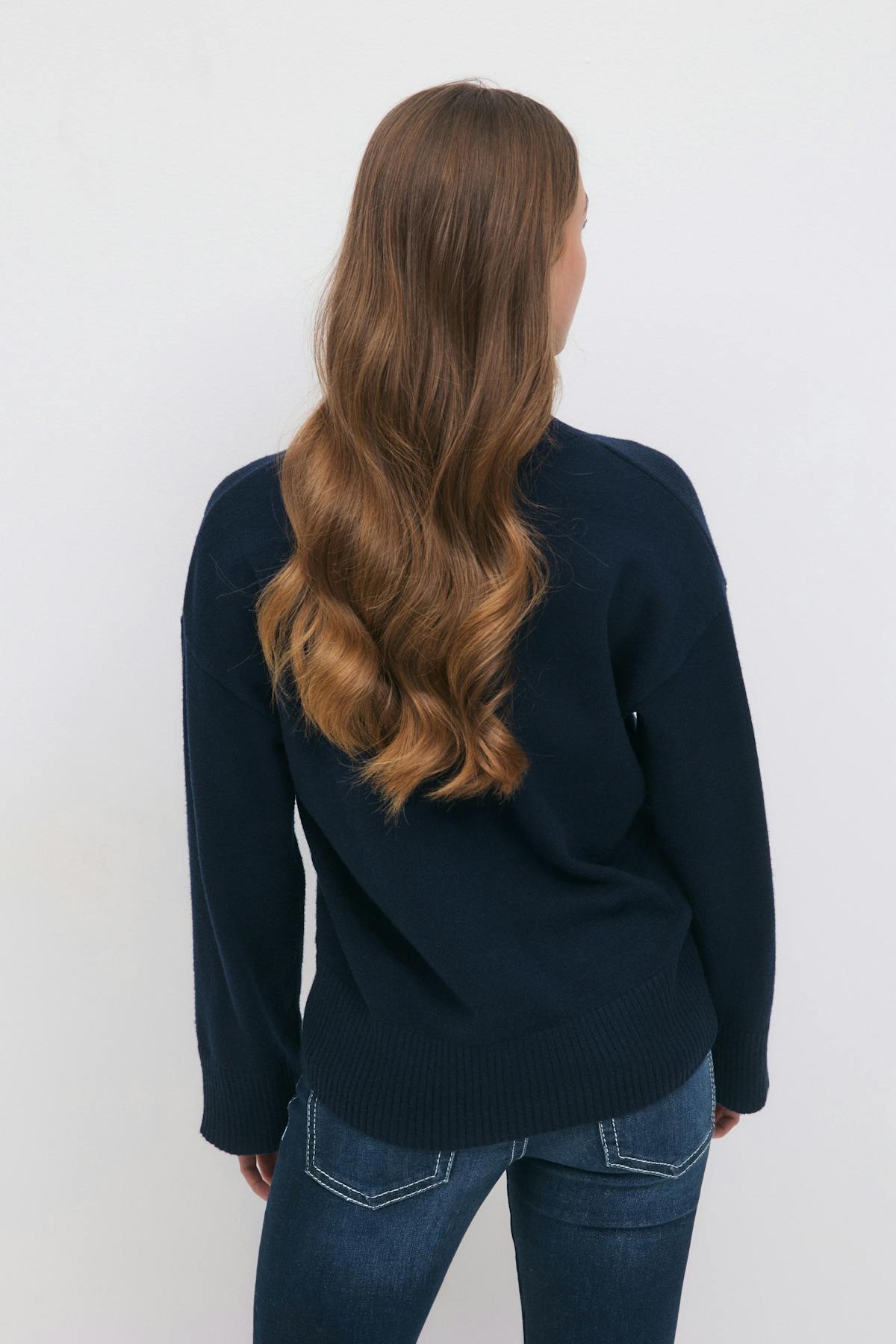 Y knit v-neck sweater