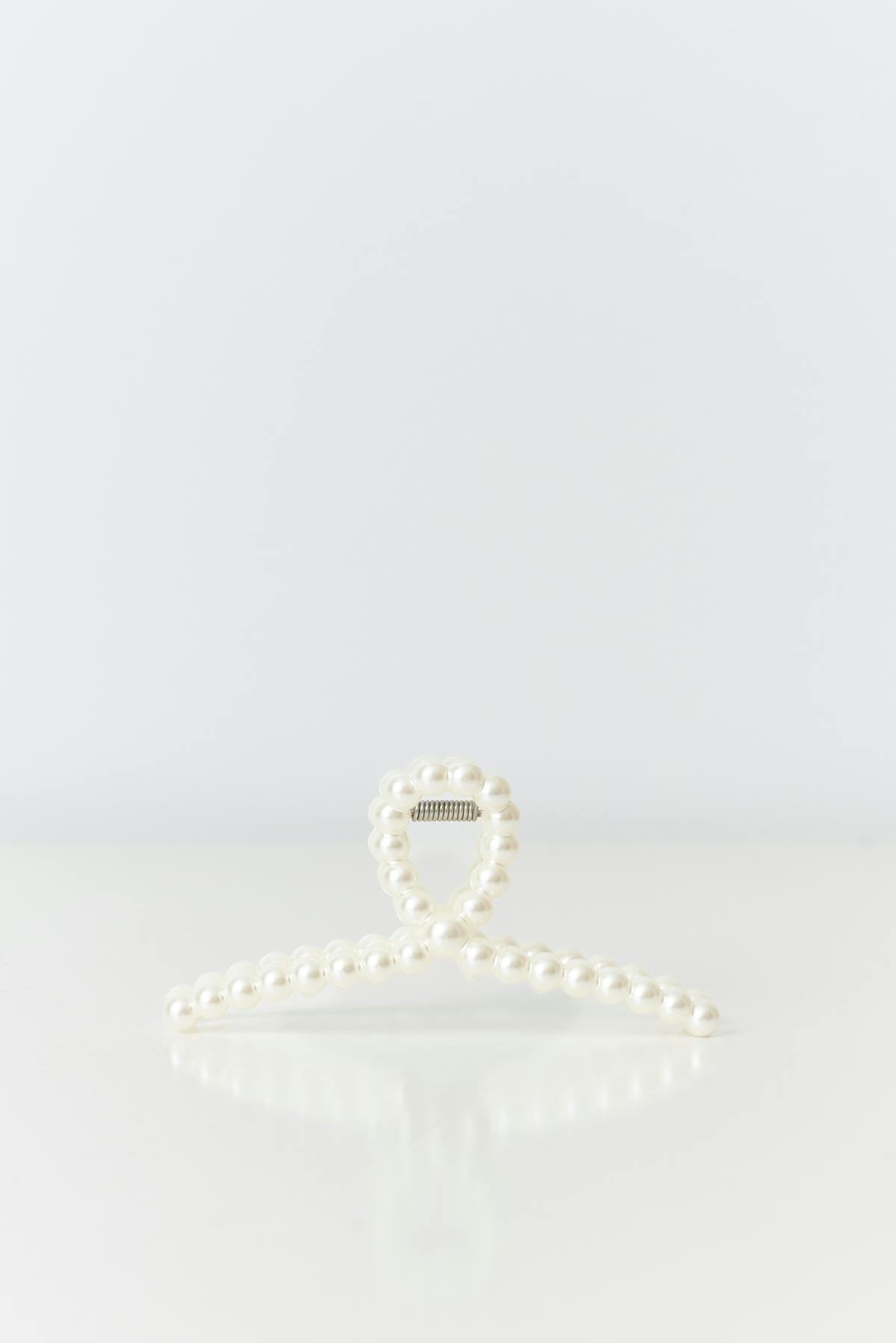 Pearl hair clip