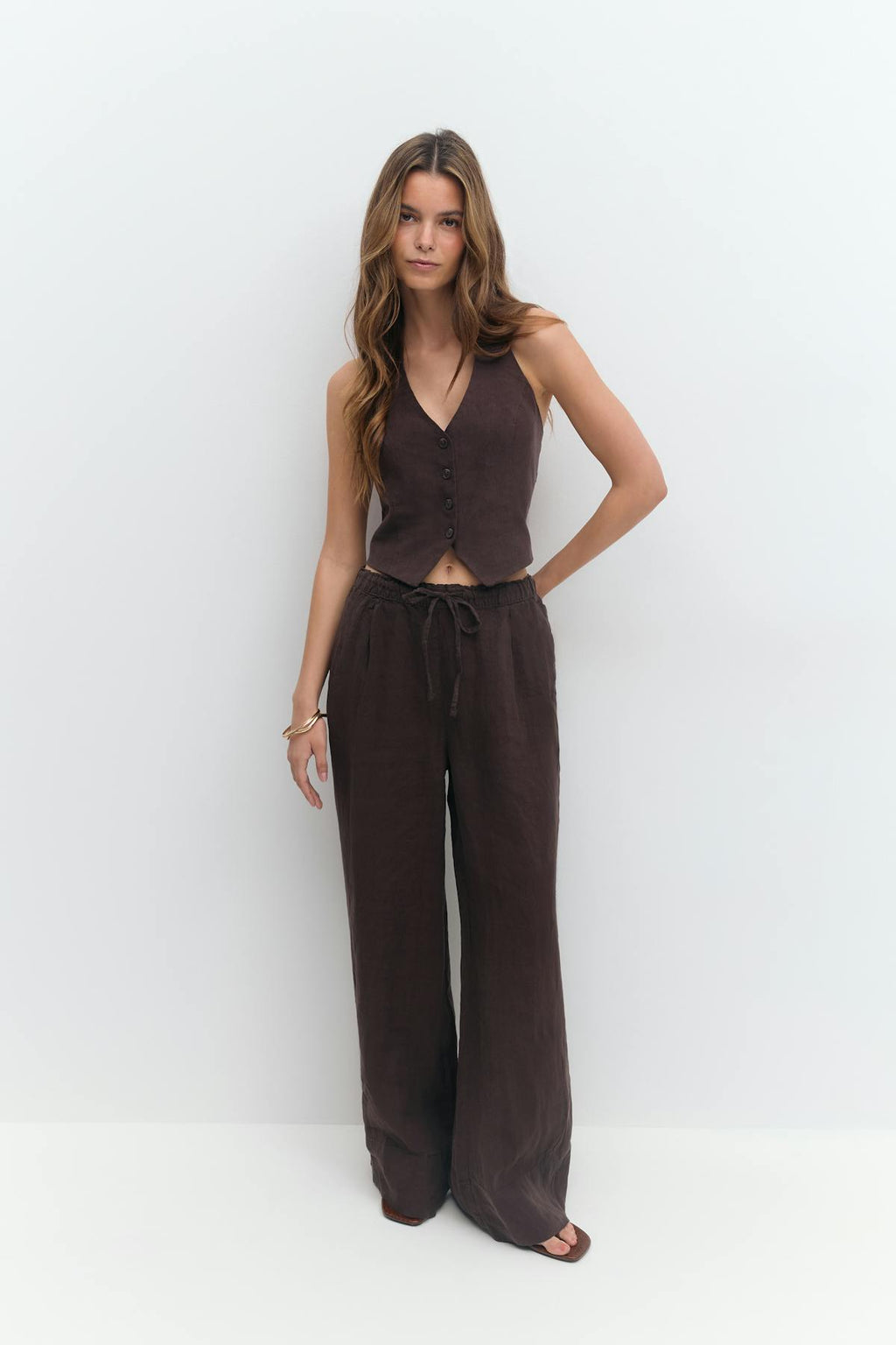 Linen halterneck vest