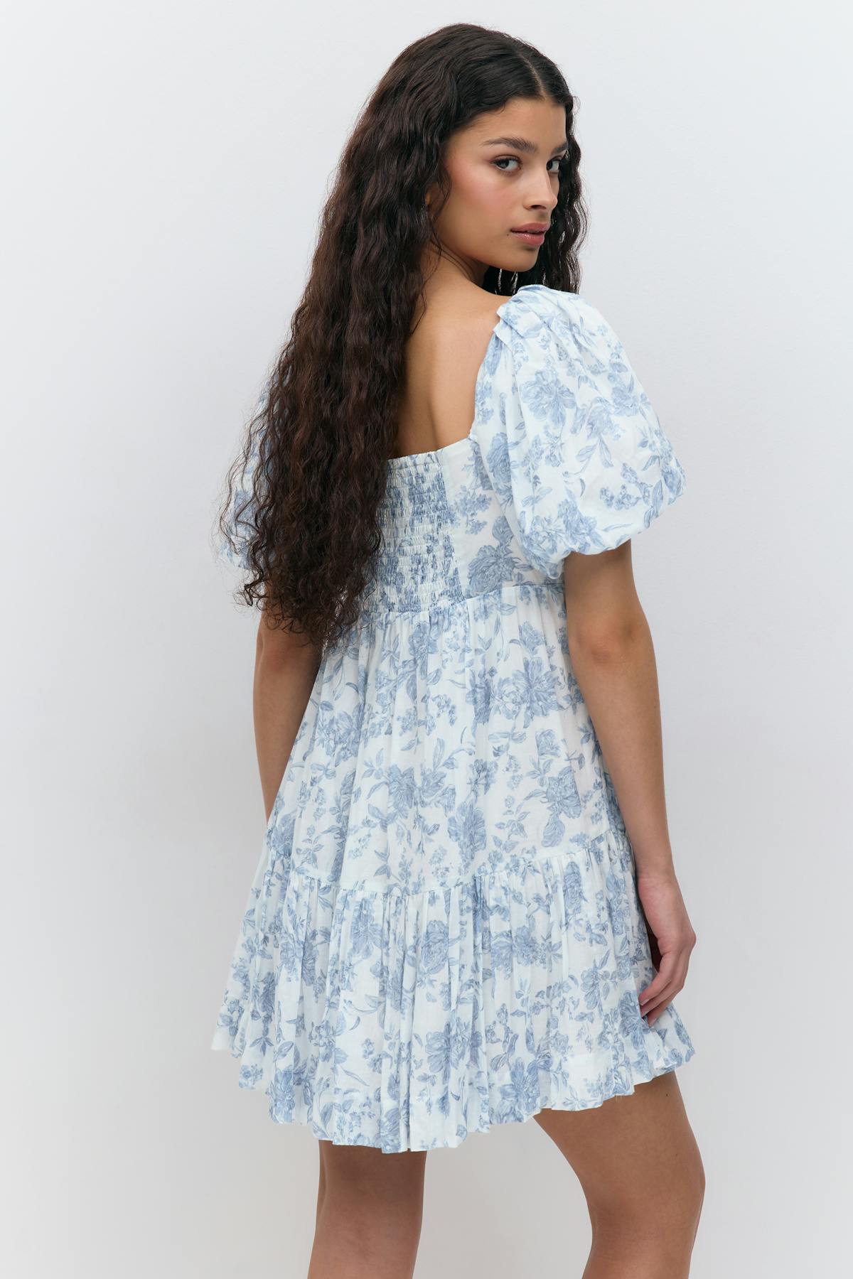 Puff sleeve dress