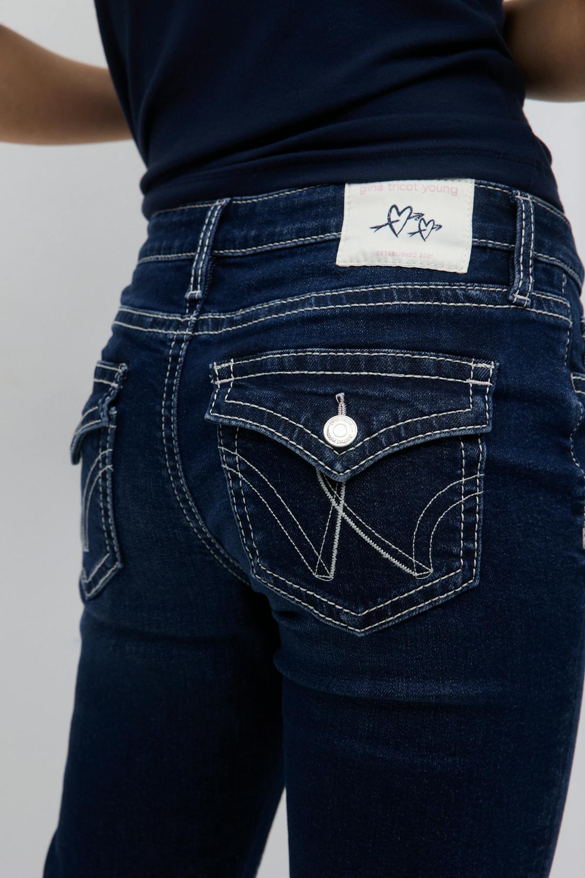 Iconic twisted jeans