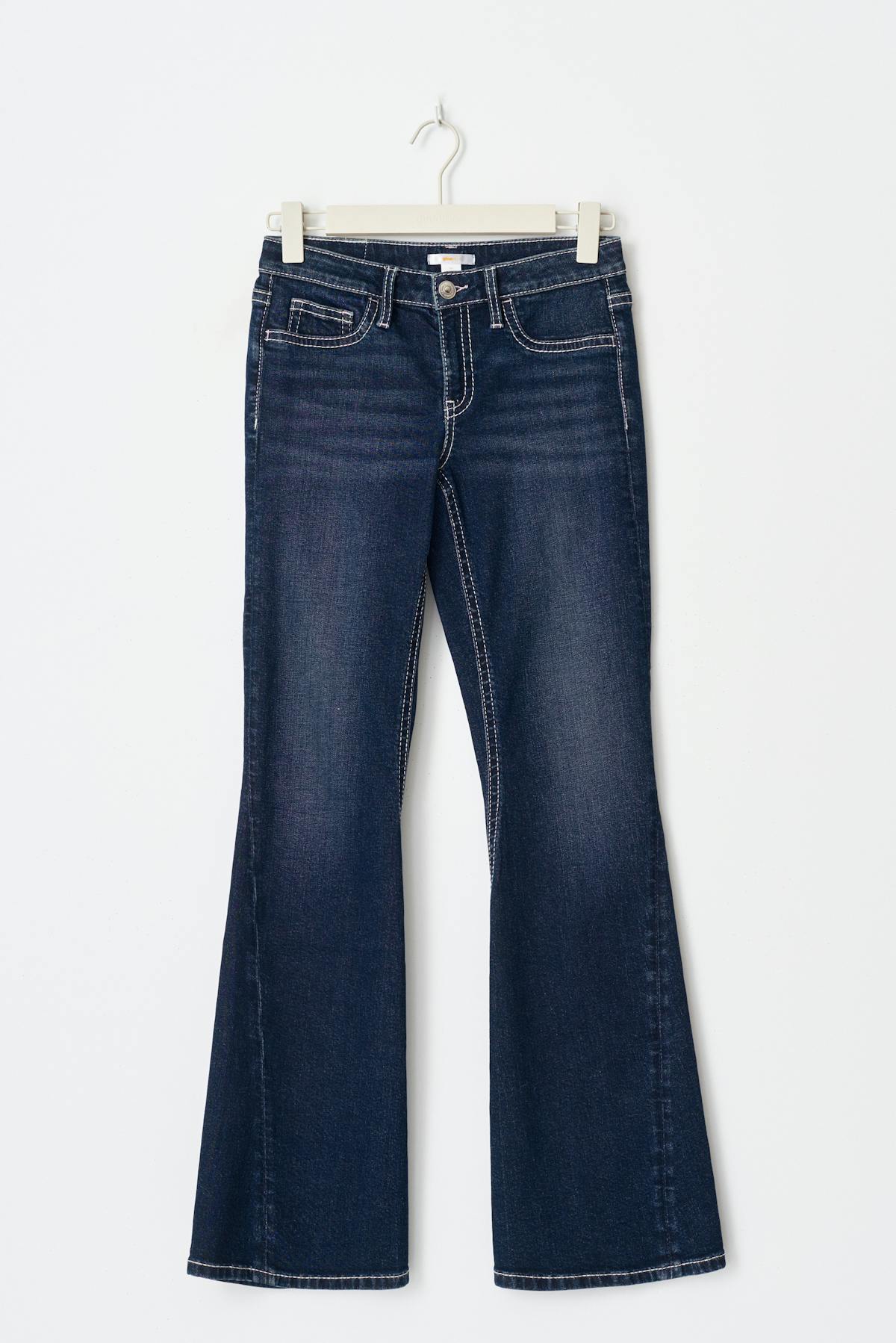 Iconic twisted jeans