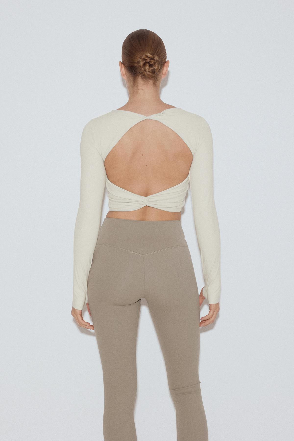 Yoga twist top