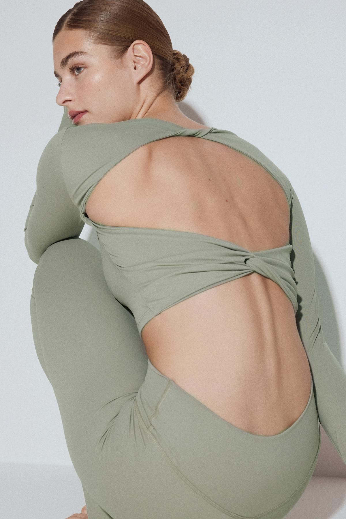 Yoga twist top