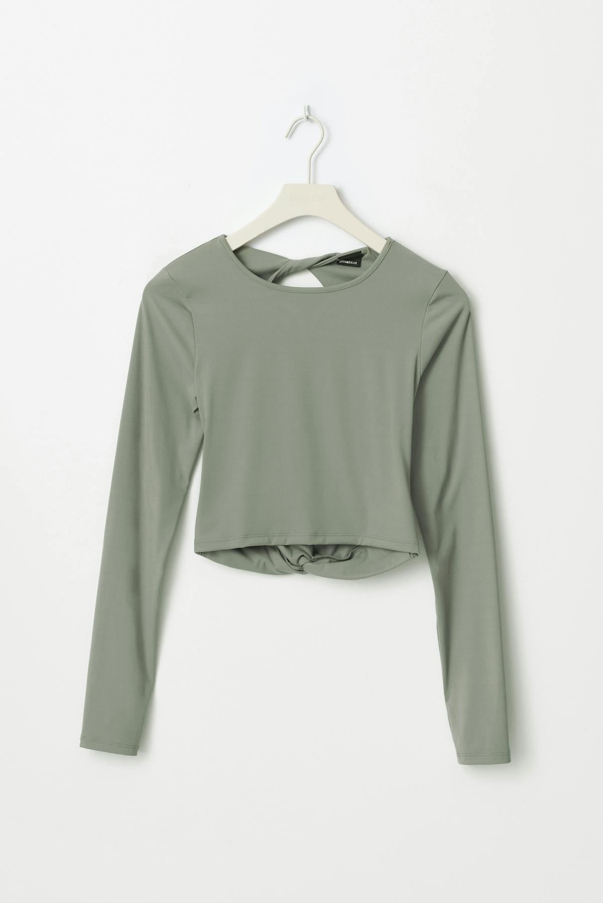 Yoga twist top