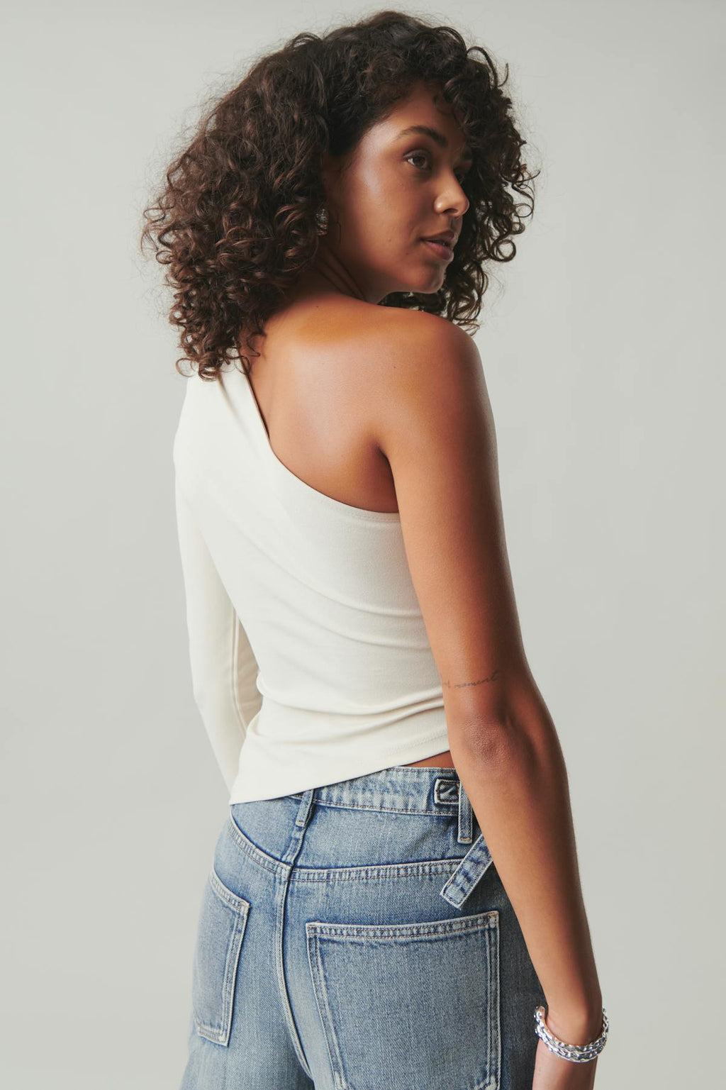 One shoulder top