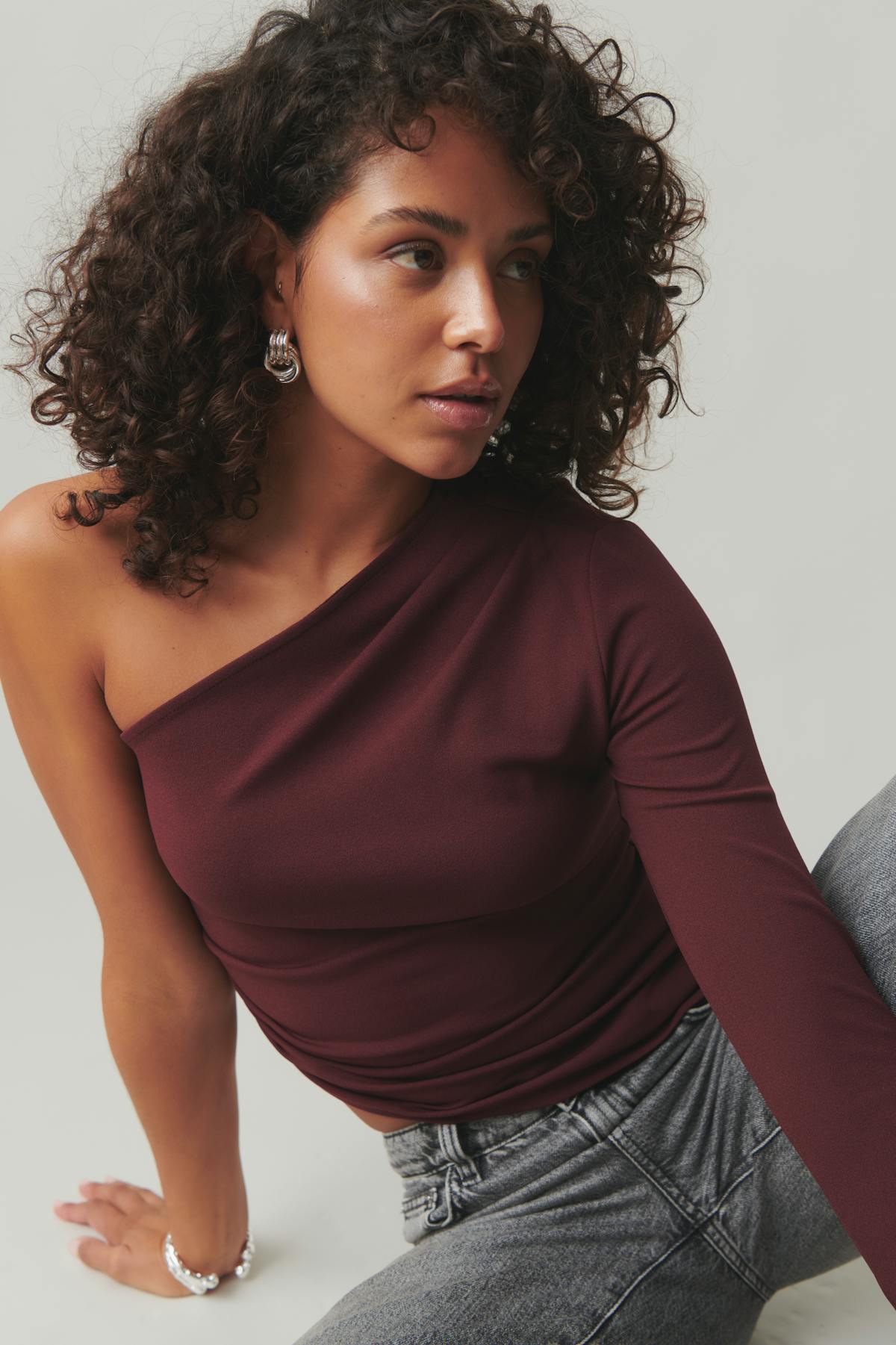 One shoulder top