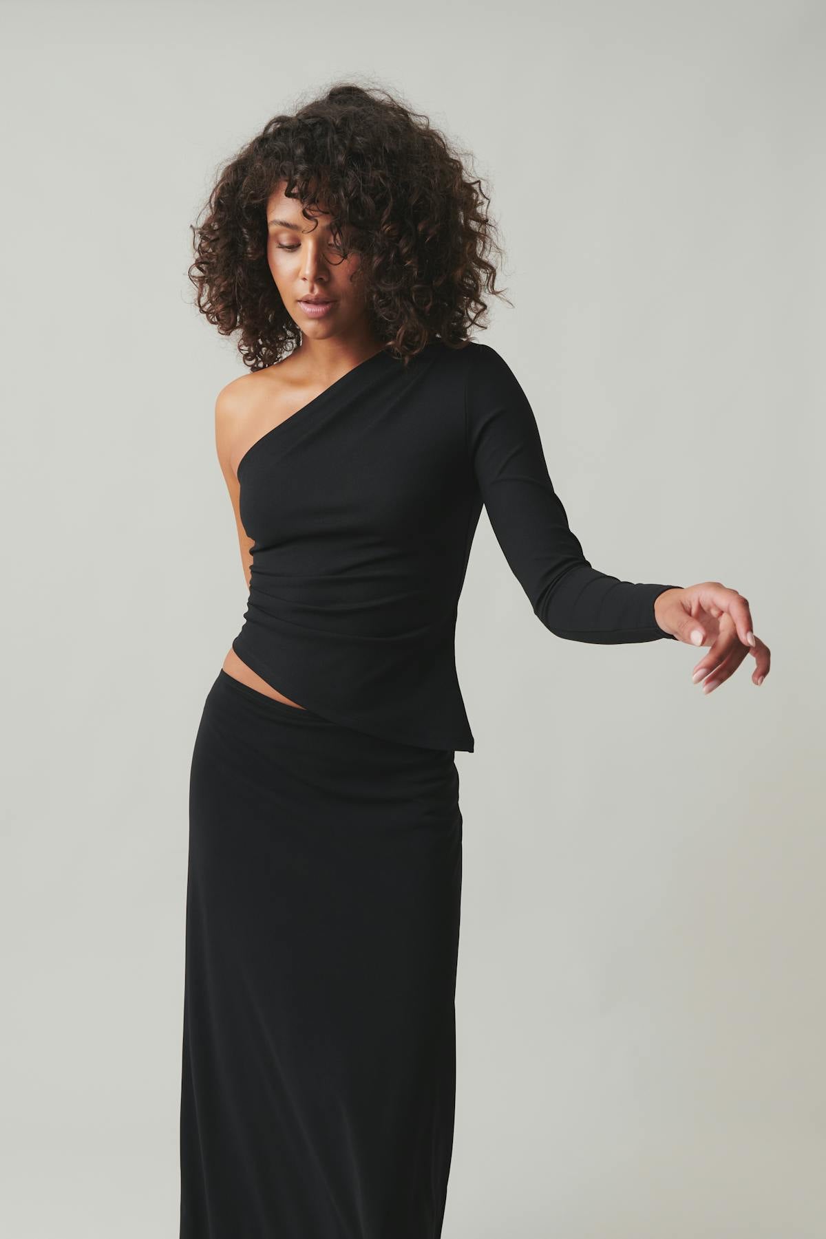 One shoulder top