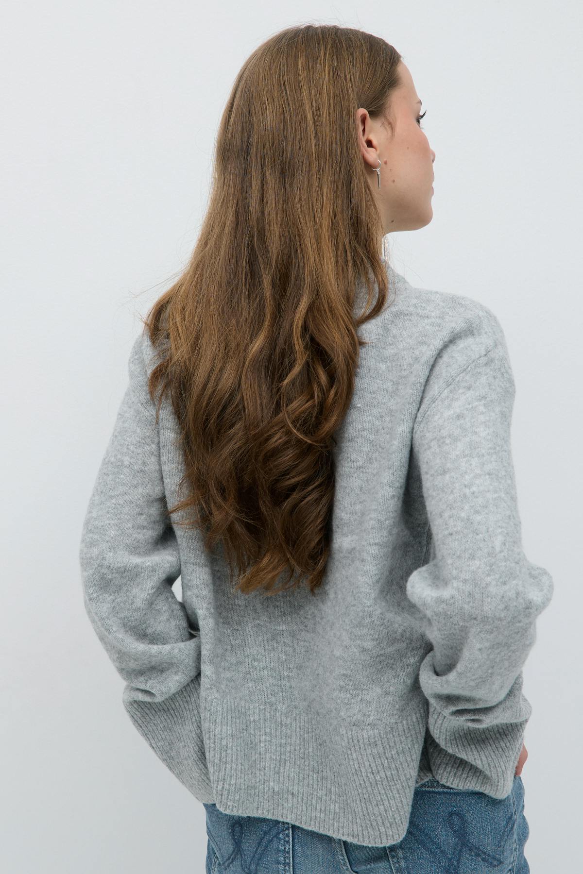 Y knitted sweater