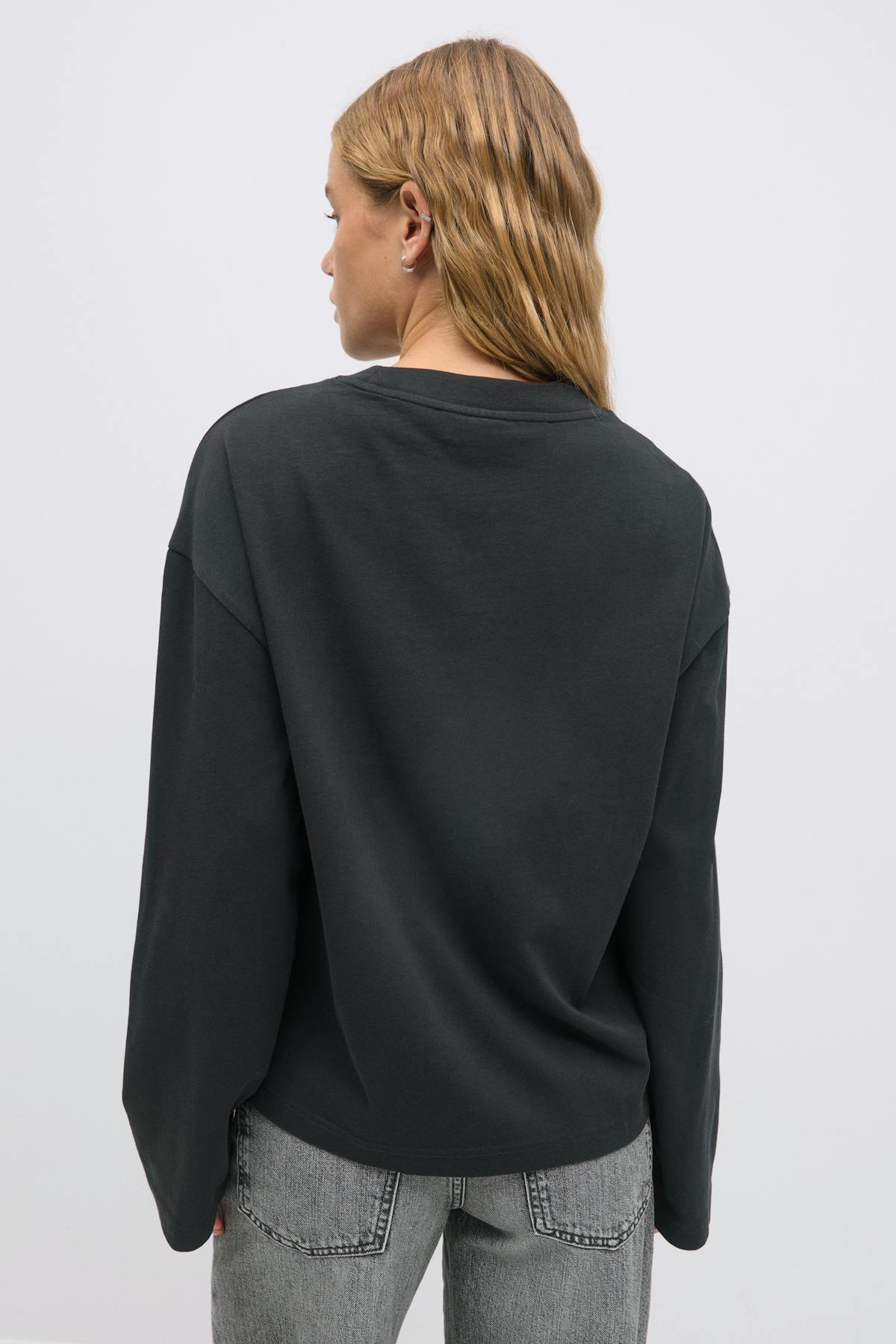 Loose fit long sleeve tee