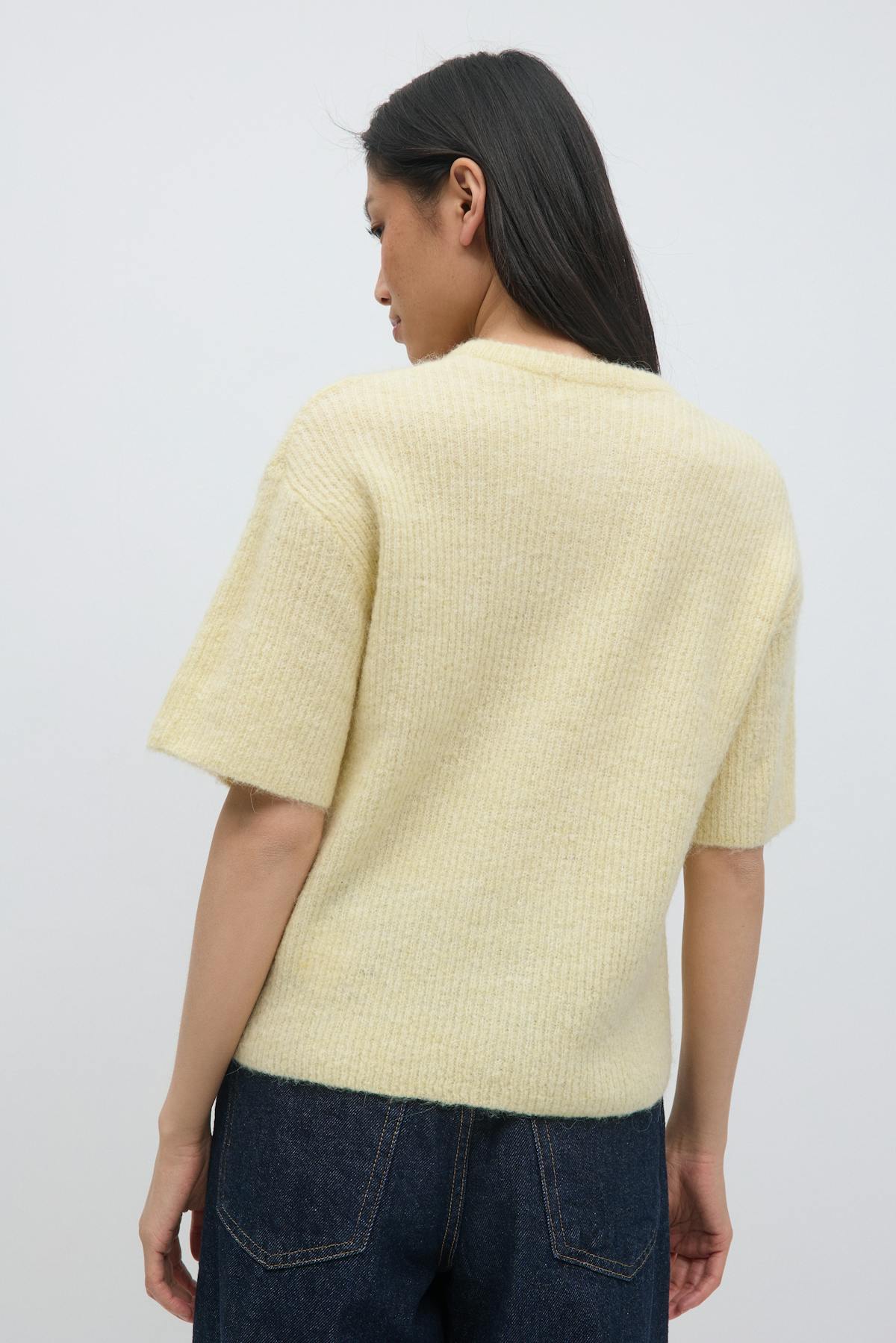 Short sleeve knitted cardigan