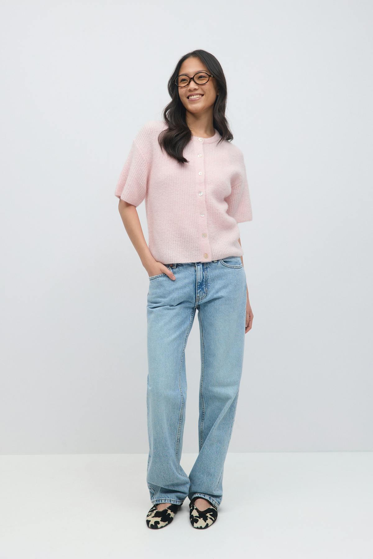 Short sleeve knitted cardigan