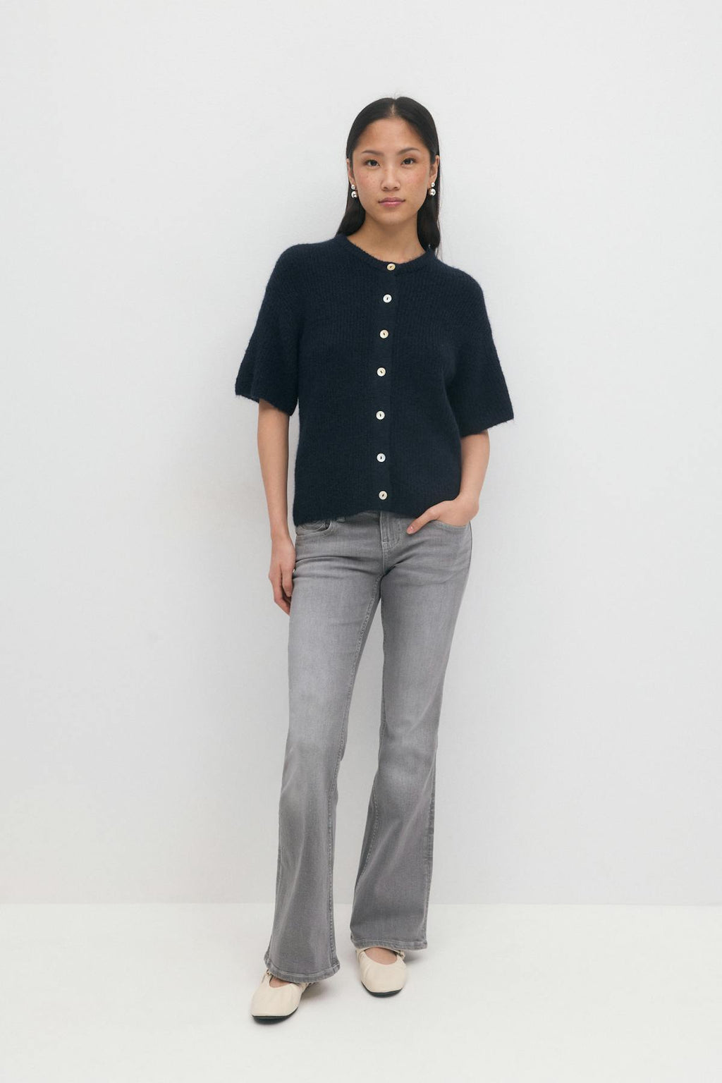 Short sleeve knitted cardigan