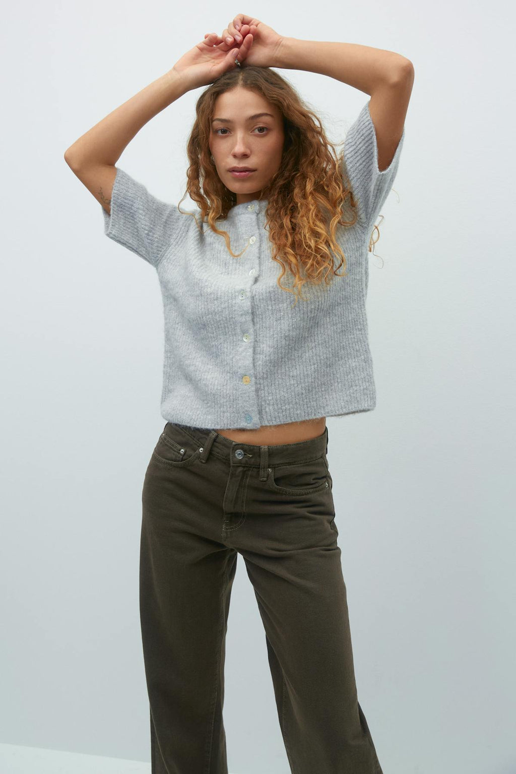 Short sleeve knitted cardigan