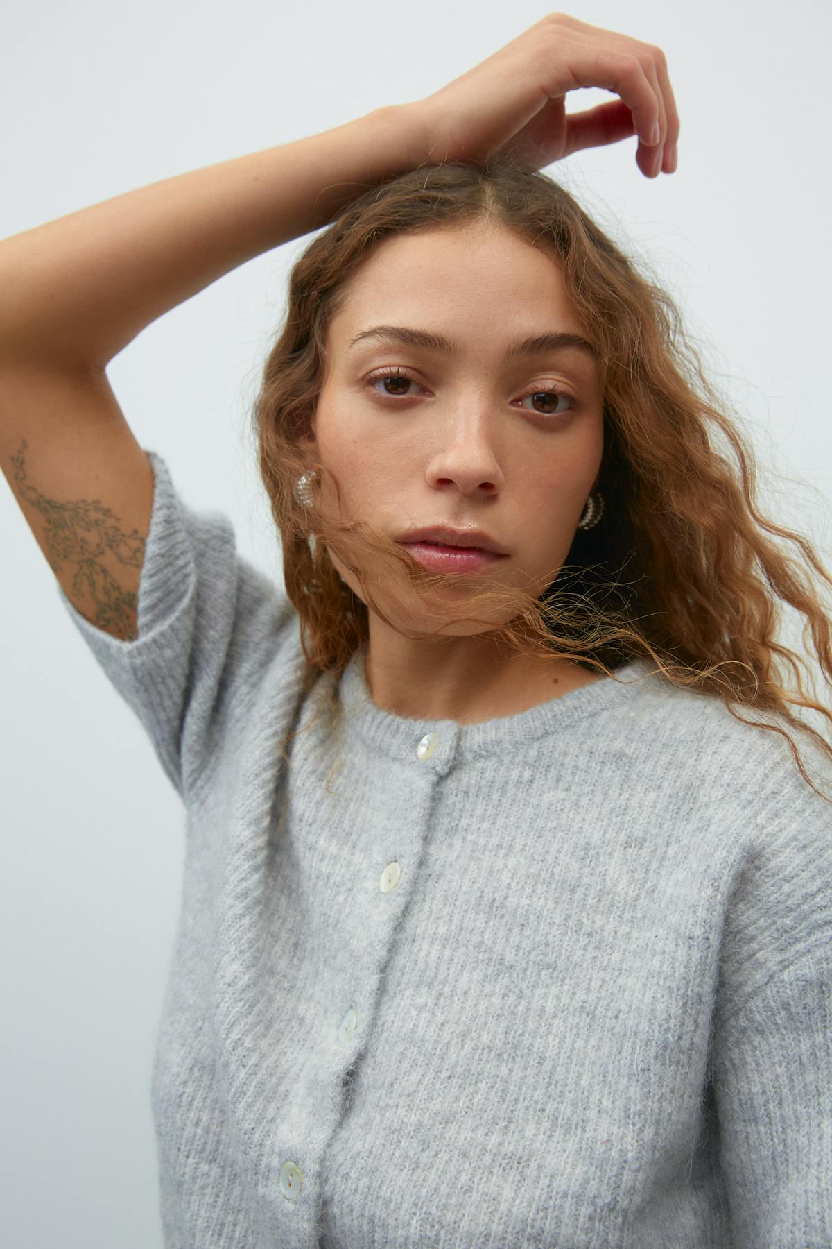 Short sleeve knitted cardigan