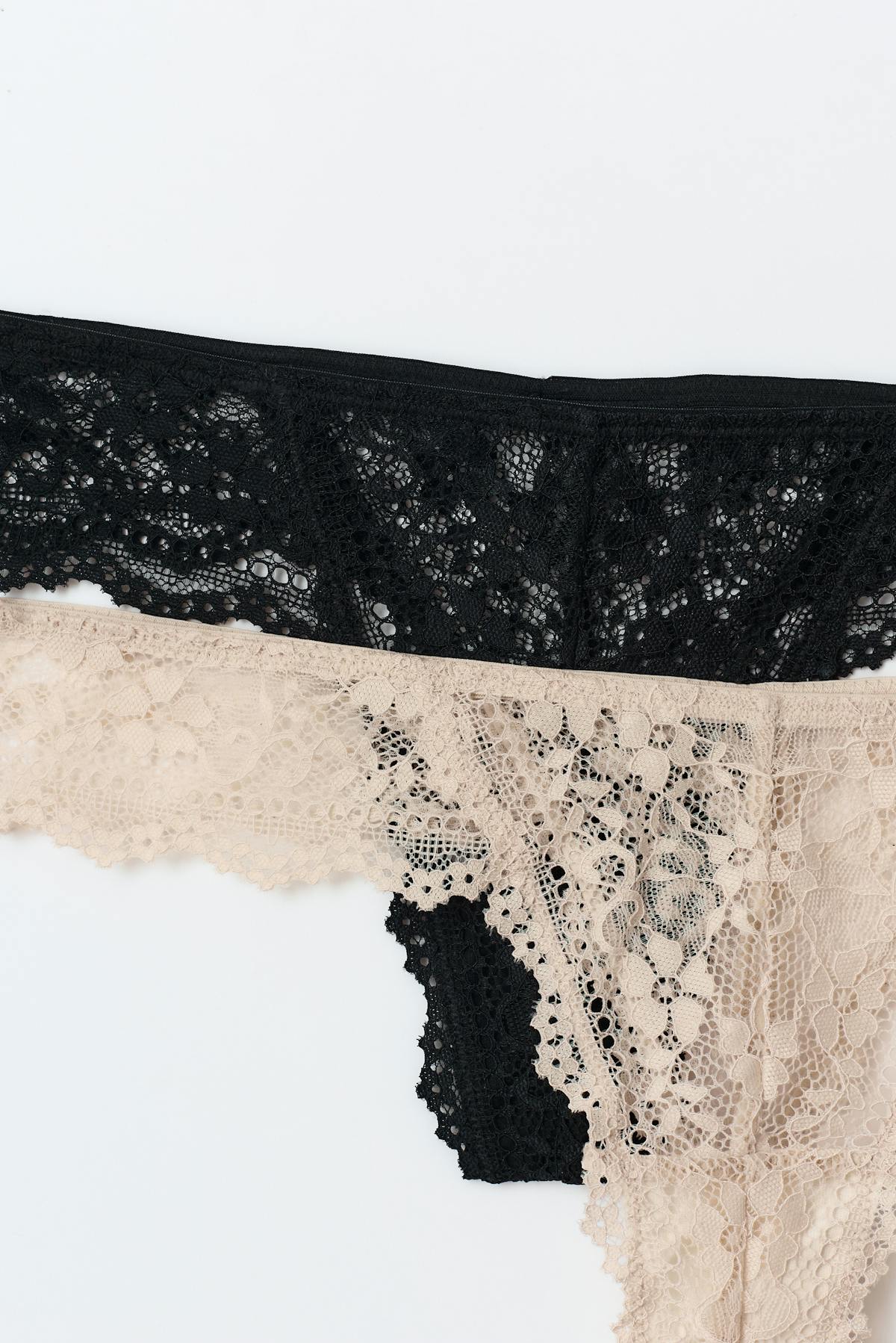 2-pack lace thong