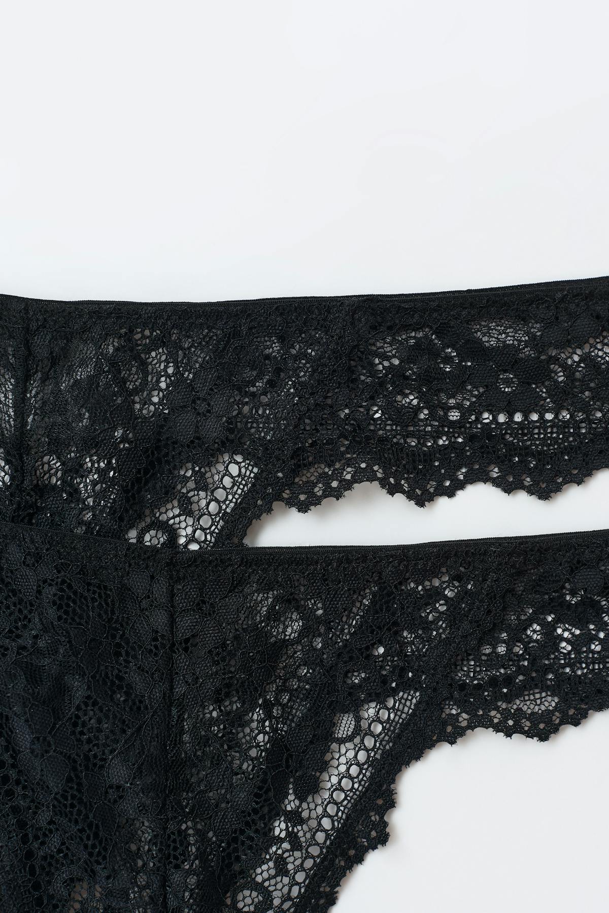 2-pack lace thong