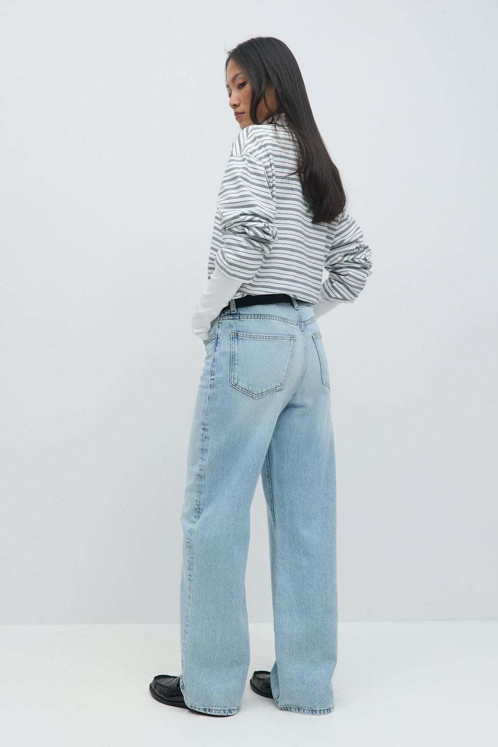 Low wide jeans