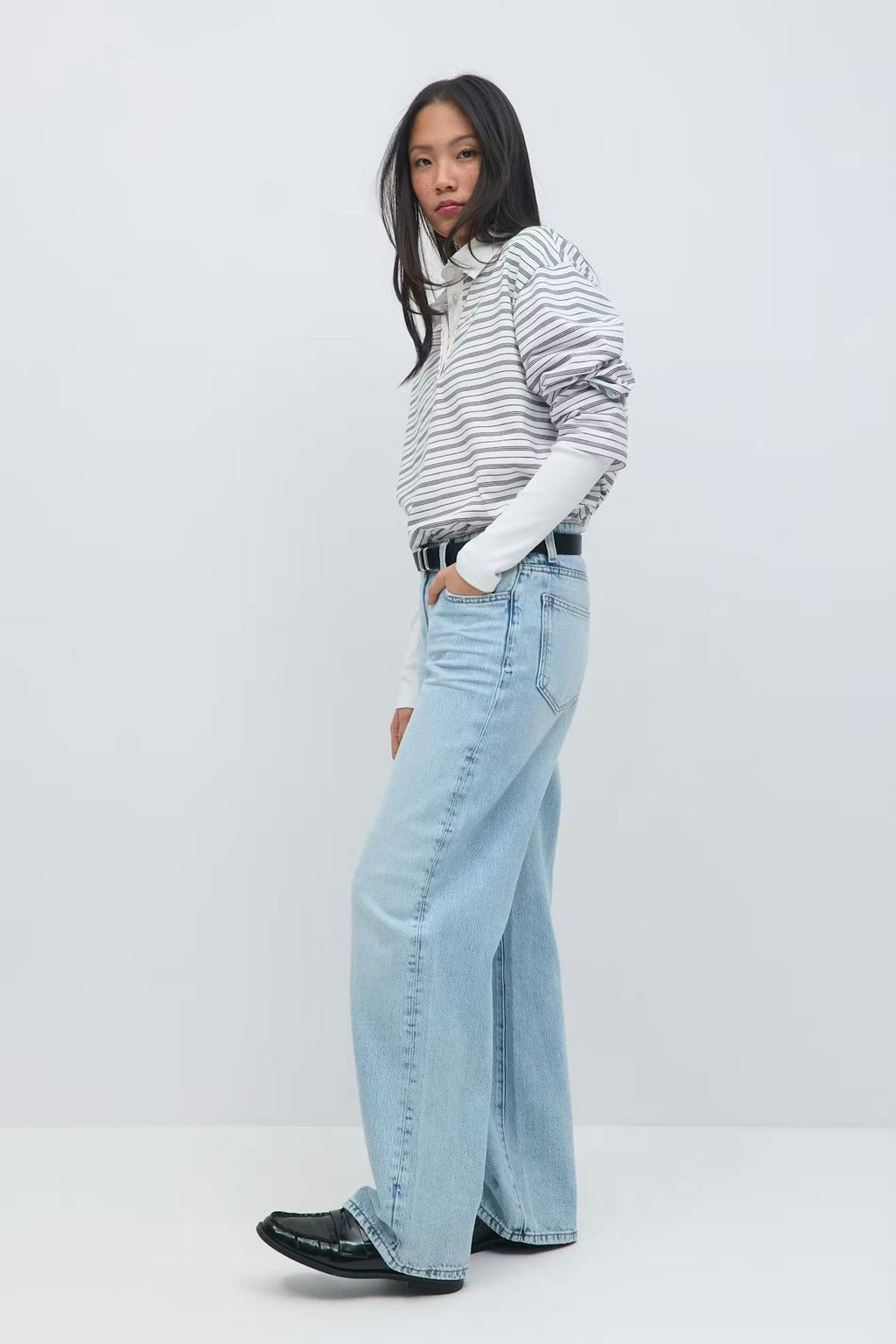 Low wide jeans