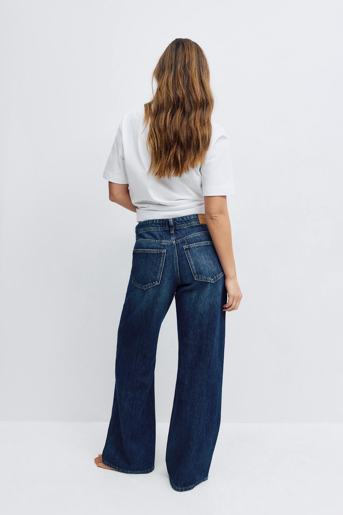 Low wide jeans